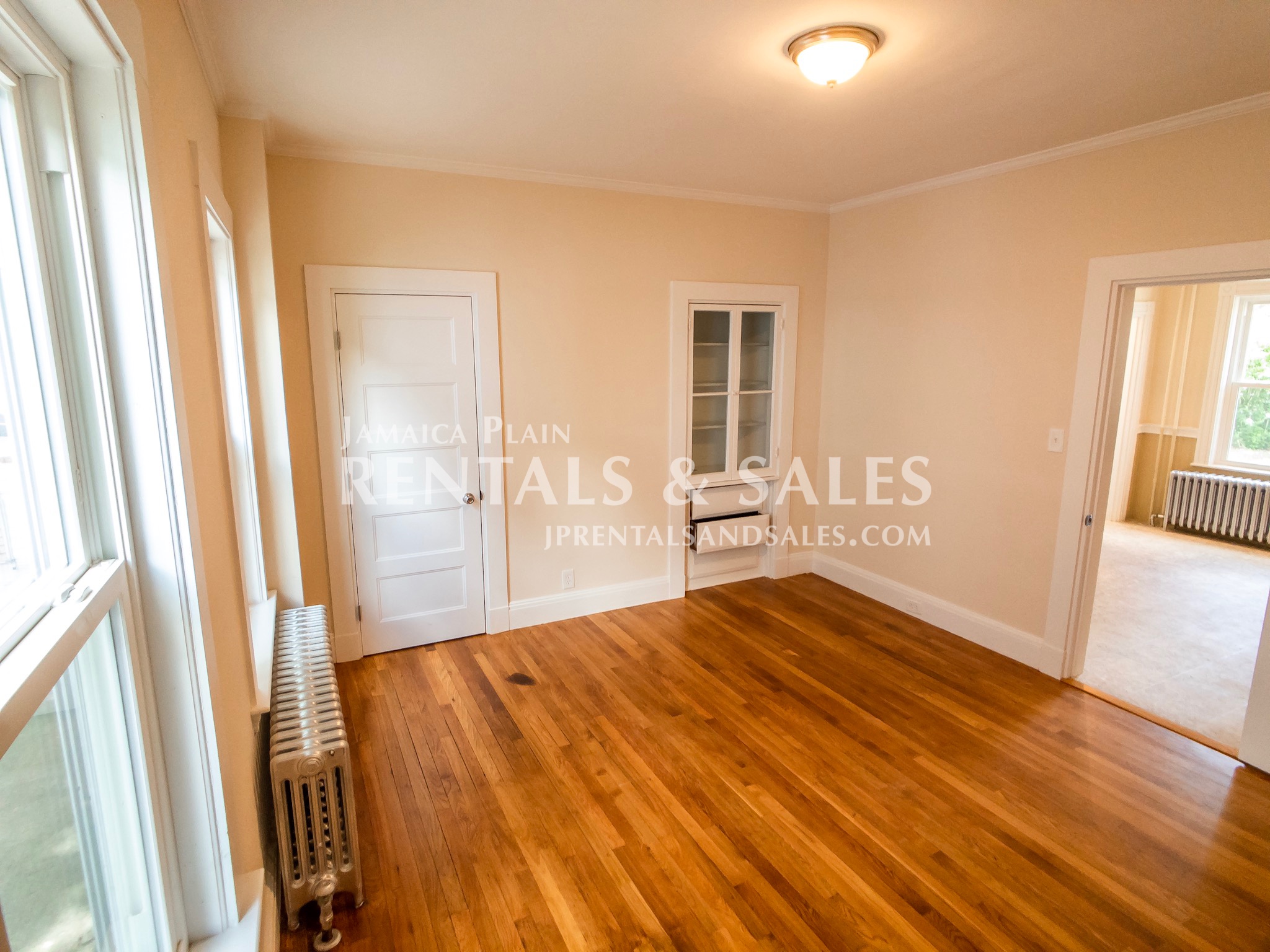 40 Hewlett St, Roslindale