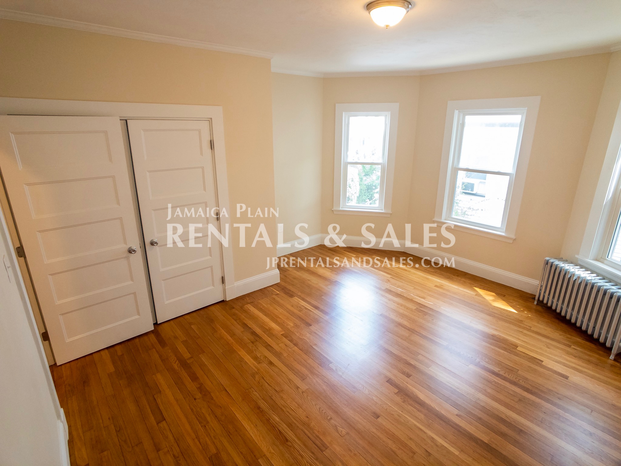 40 Hewlett St, Roslindale