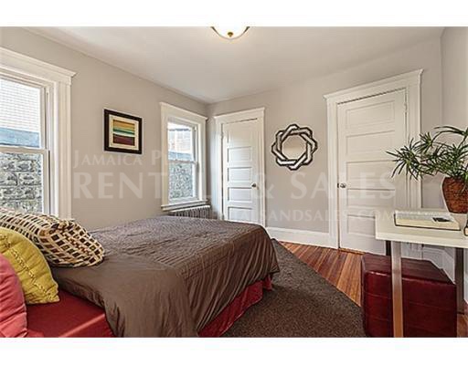 2 bed, 1 bath apartment for rent at 15 Lesher St Unit 1 CO, Roslindale — photo 9 of 14