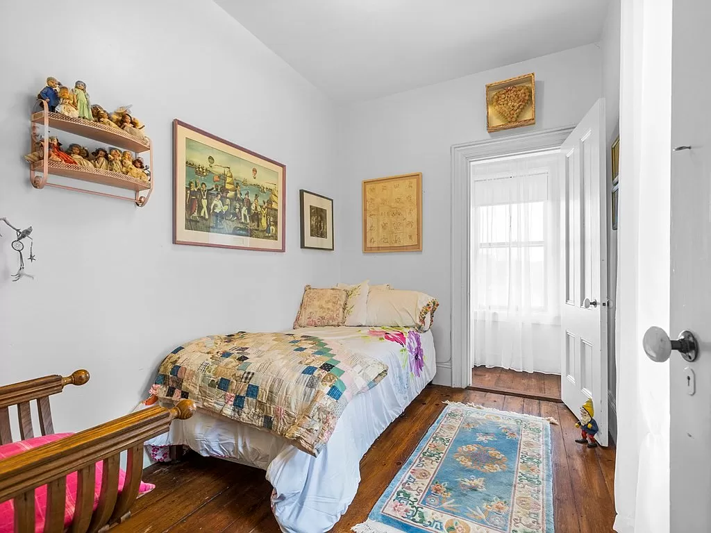 87 Child St, Hyde Park