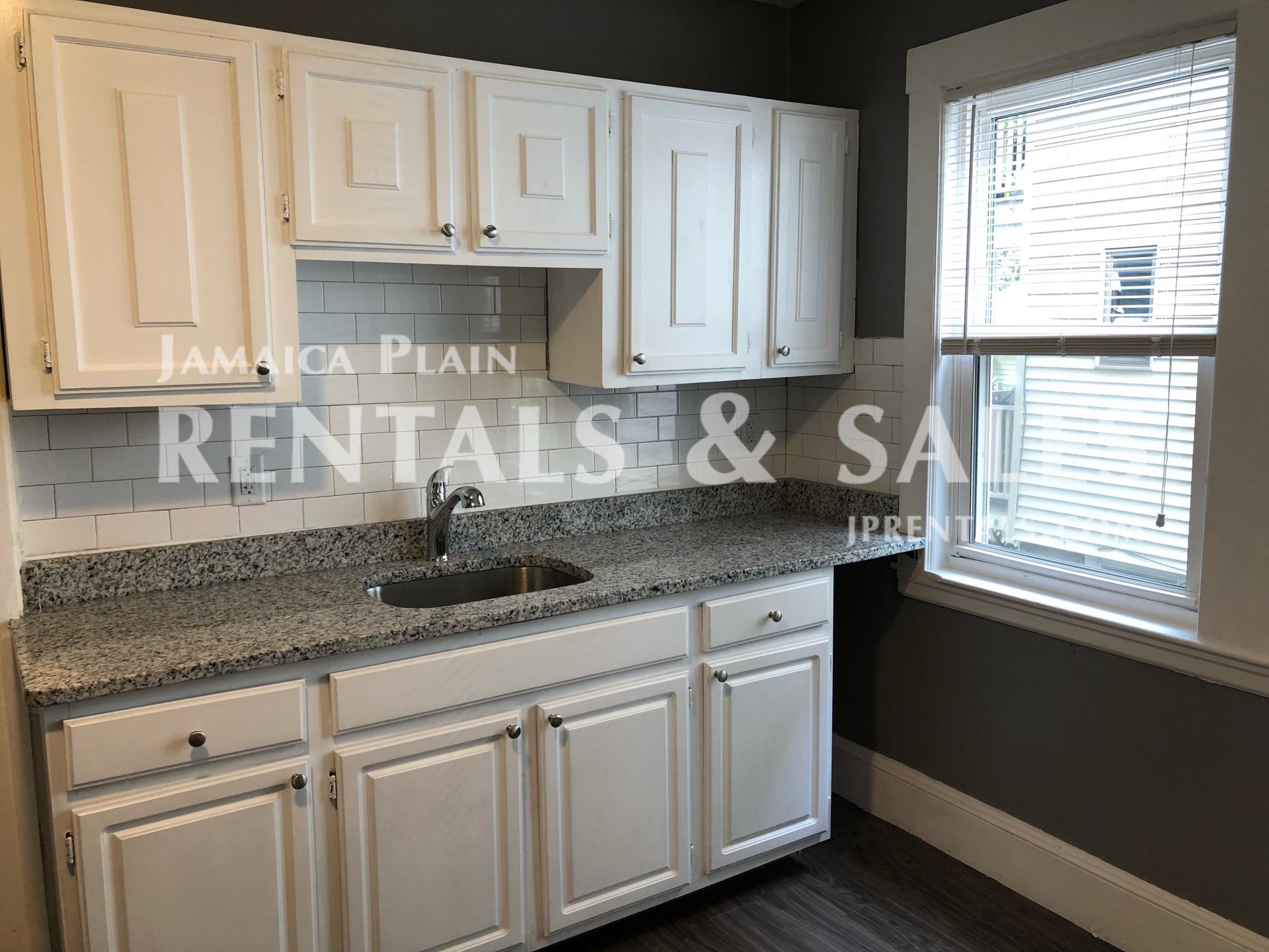 6 Lesher St, Roslindale