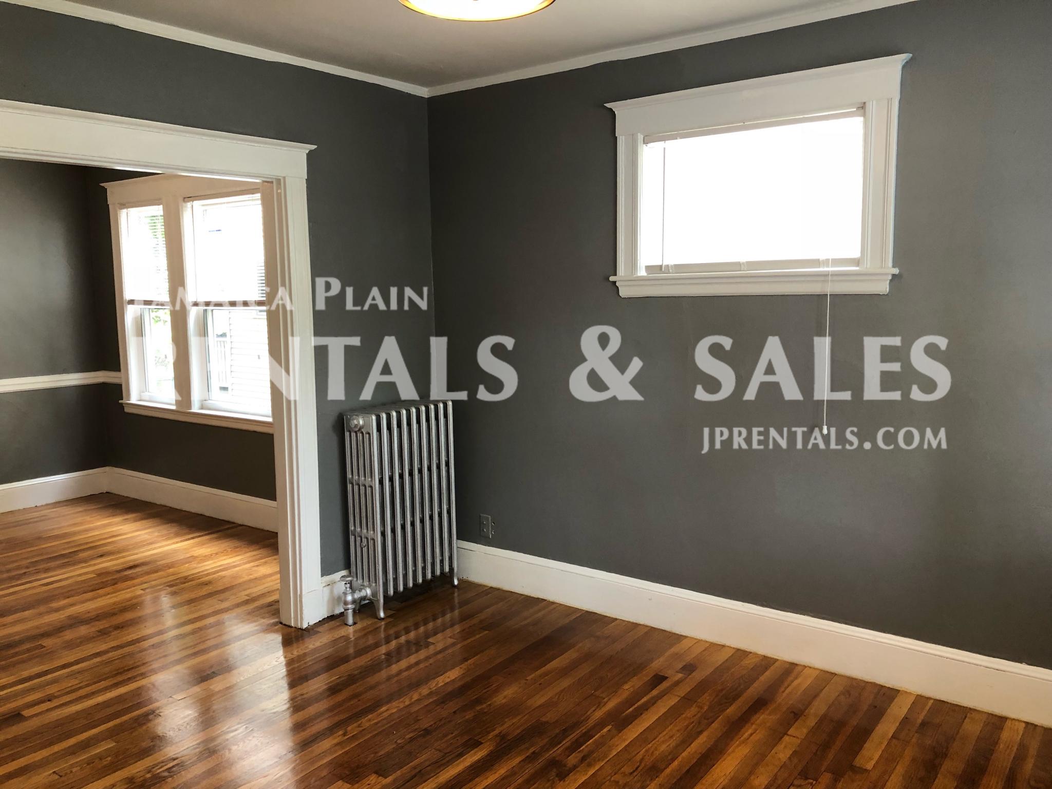 6 Lesher St, Roslindale