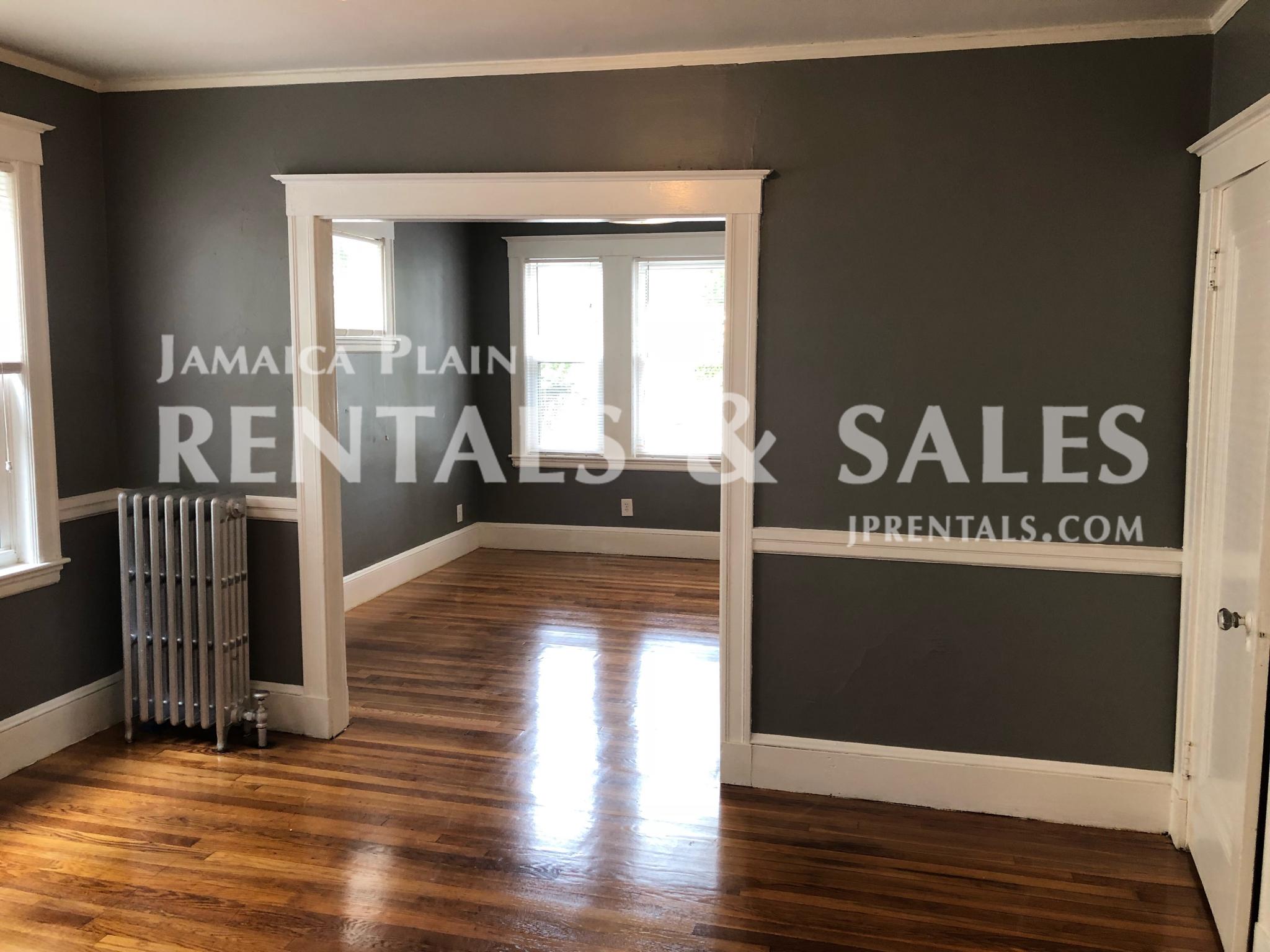 6 Lesher St, Roslindale