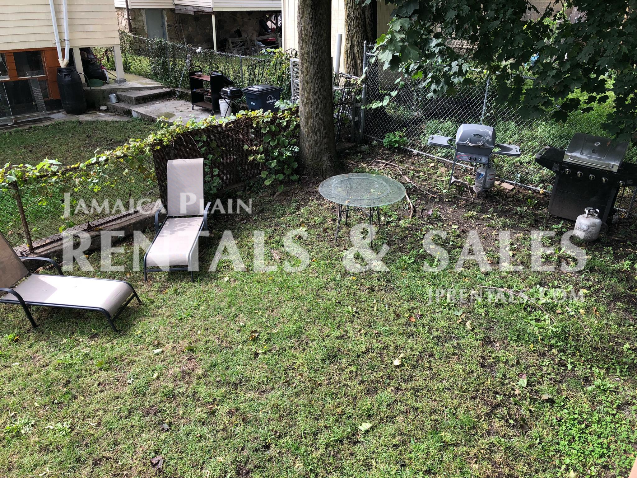 6 Lesher St, Roslindale