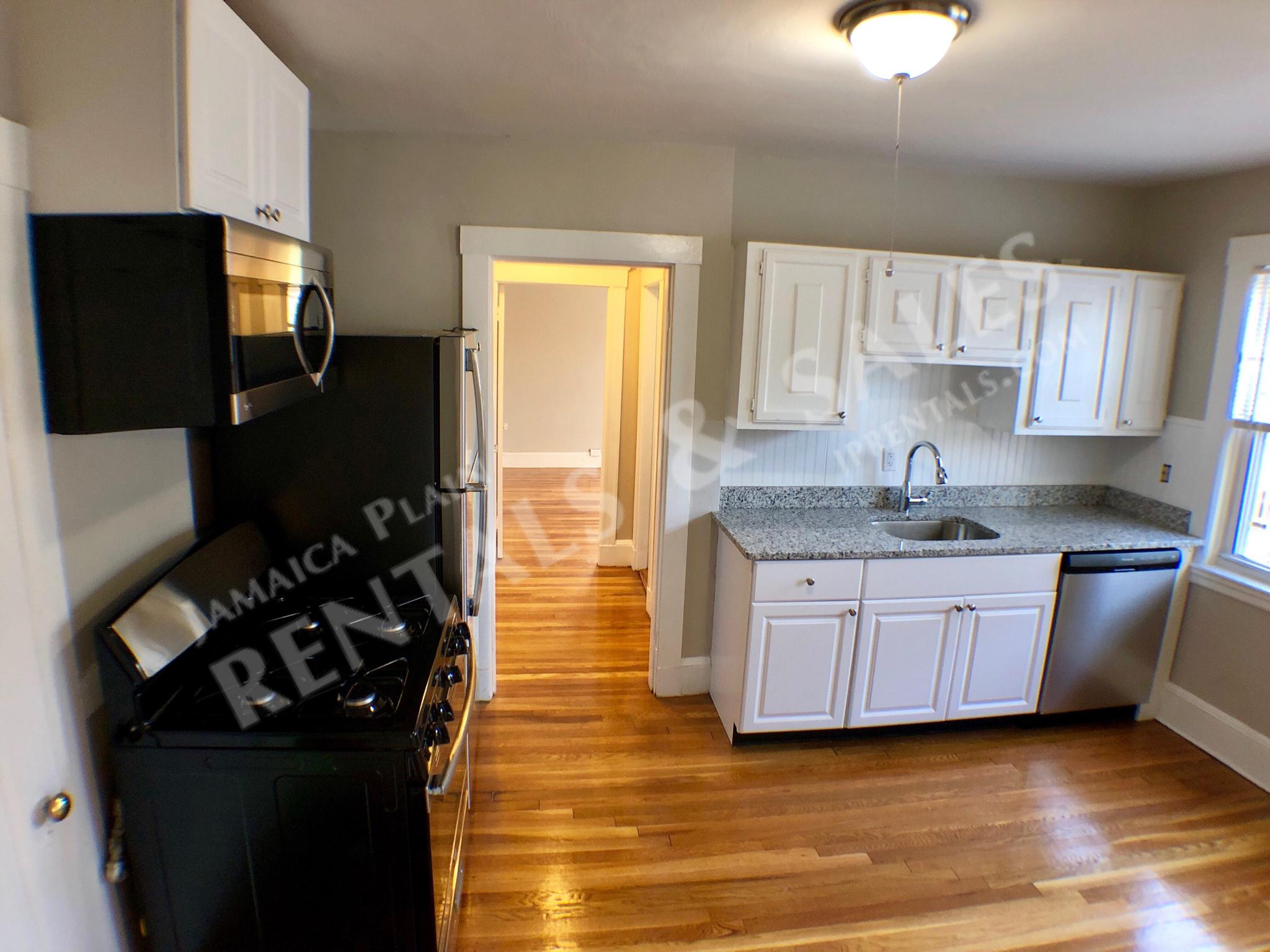 6 Lesher St, Roslindale