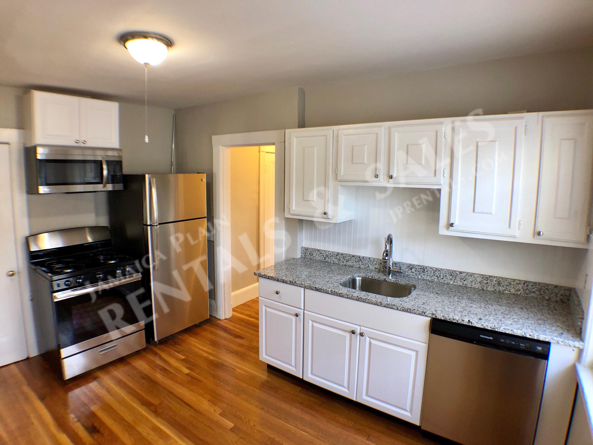 6 Lesher St, Roslindale