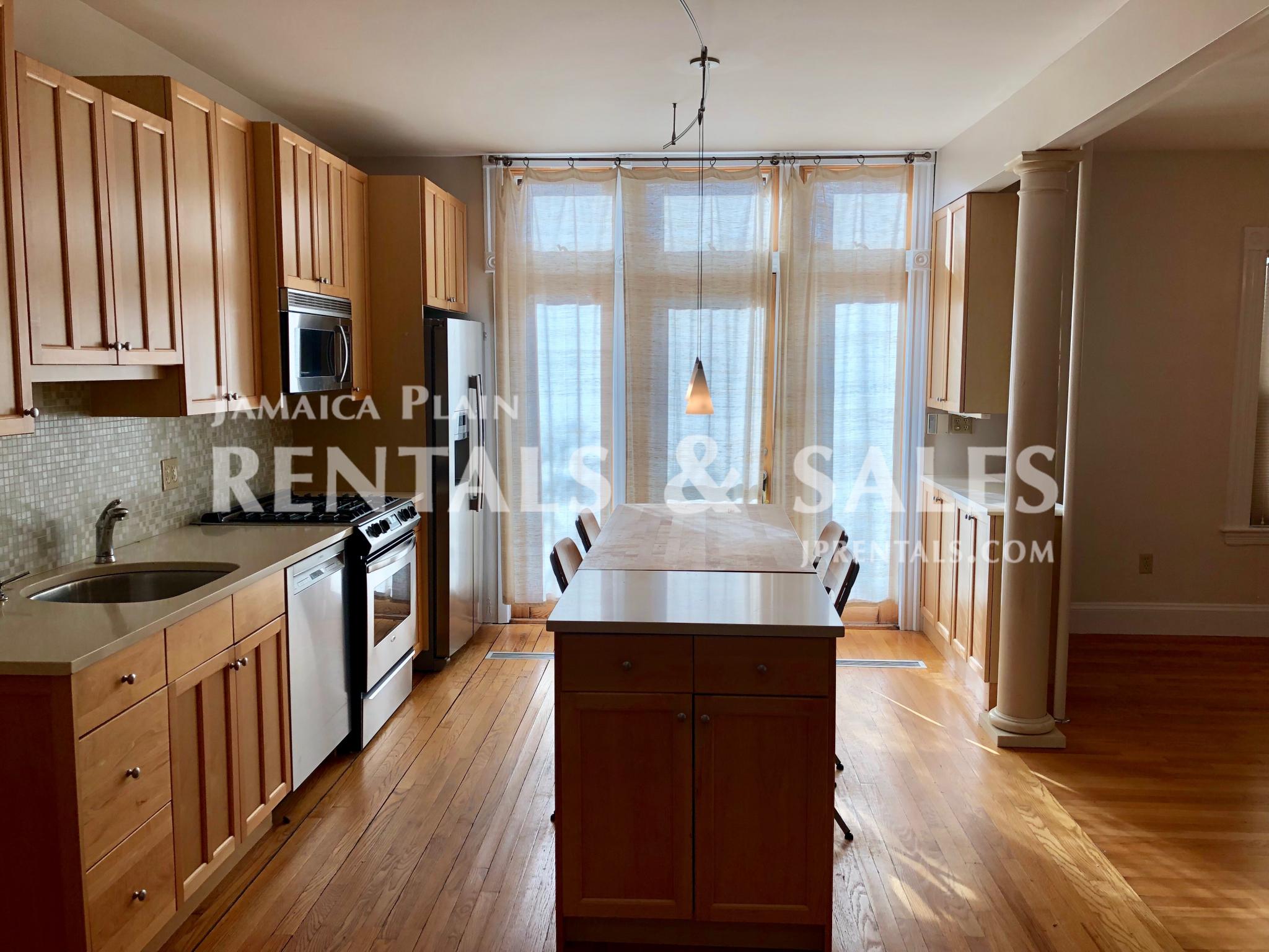 1 bed, 1 bath apartment for rent at 55 Rossmore Rd Unit 1, Jamaica Plain — photo 2 of 15