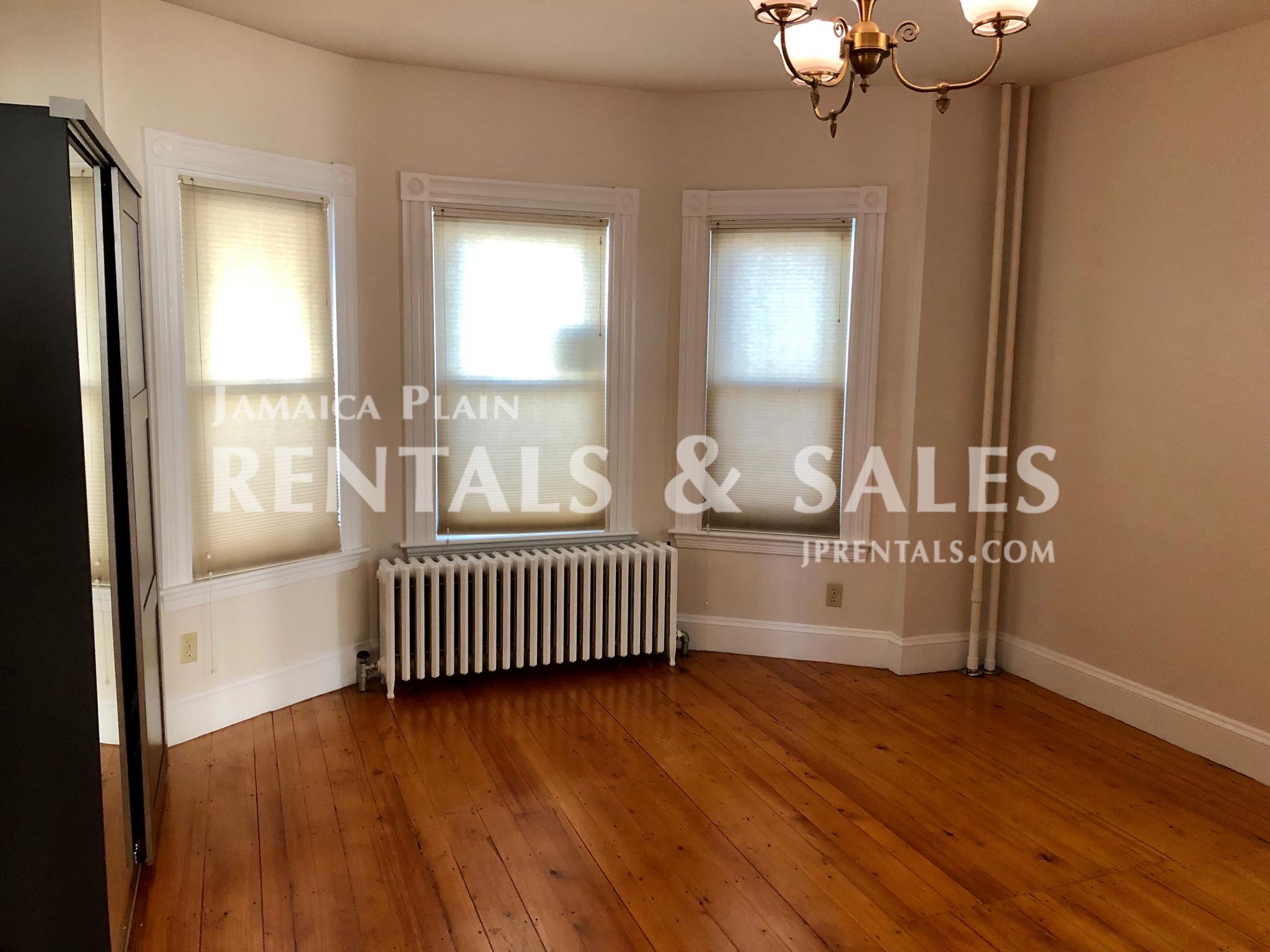 1 bed, 1 bath apartment for rent at 55 Rossmore Rd Unit 1, Jamaica Plain — photo 9 of 15