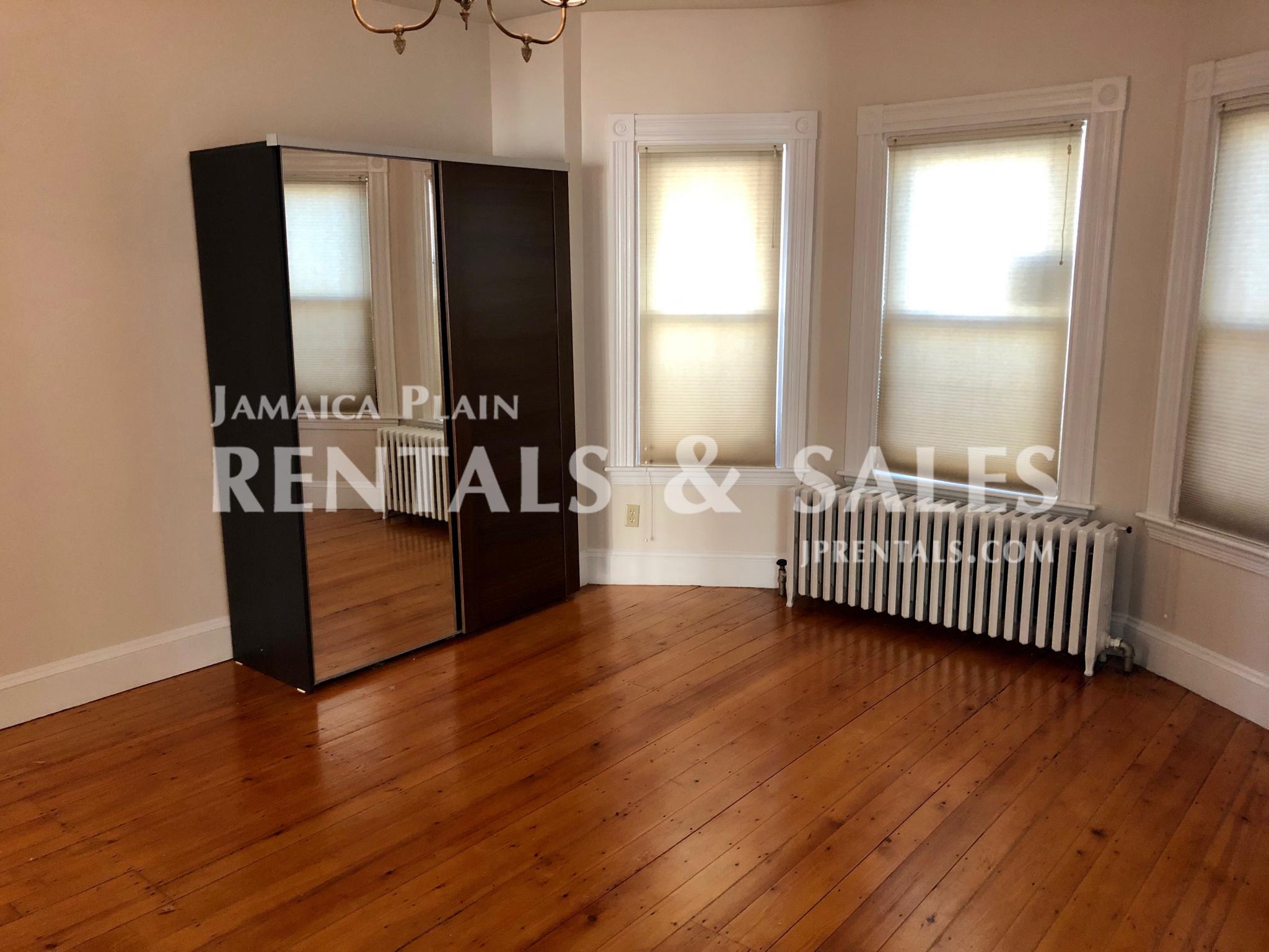 1 bed, 1 bath apartment for rent at 55 Rossmore Rd Unit 1, Jamaica Plain — photo 10 of 15