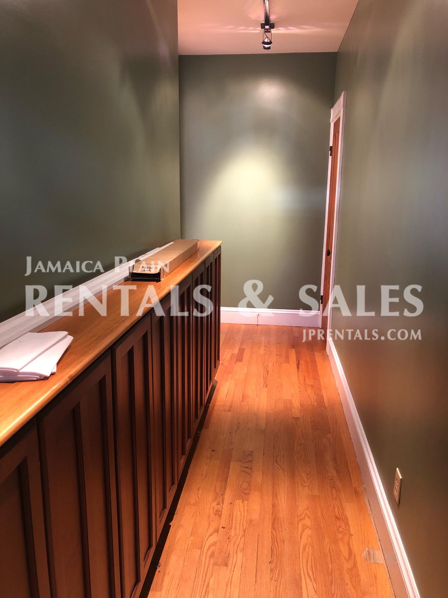 1 bed, 1 bath apartment for rent at 55 Rossmore Rd Unit 1, Jamaica Plain — photo 14 of 15