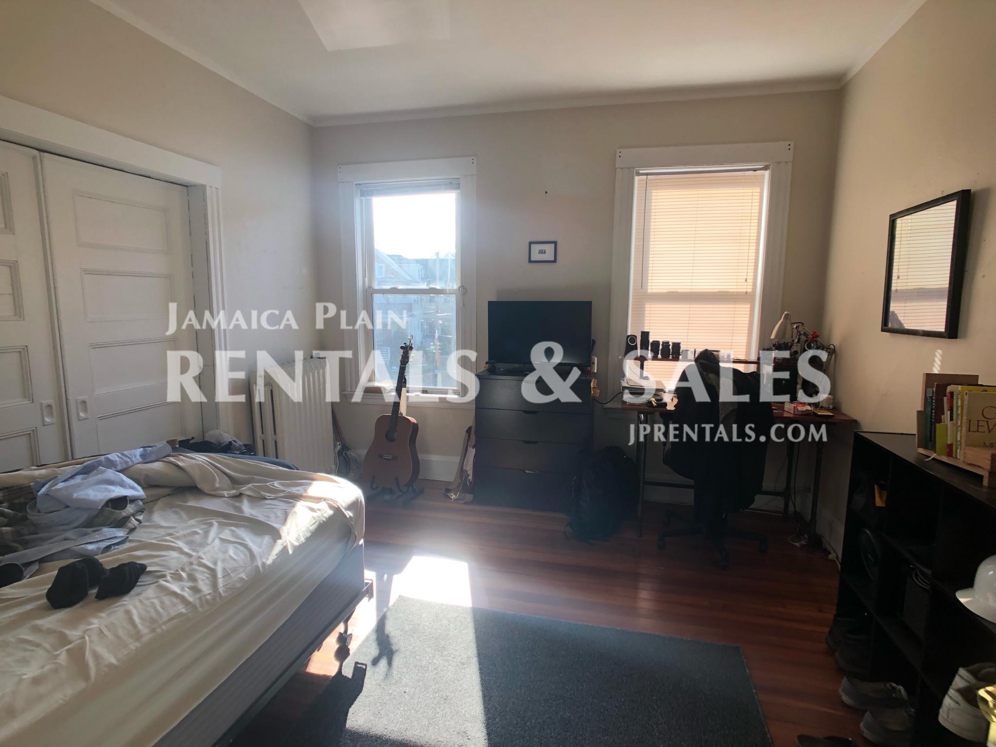 4 bed, 1.5 bath apartment for rent at 25 Forest Hills Unit 3 CO, Jamaica Plain — photo 5 of 7