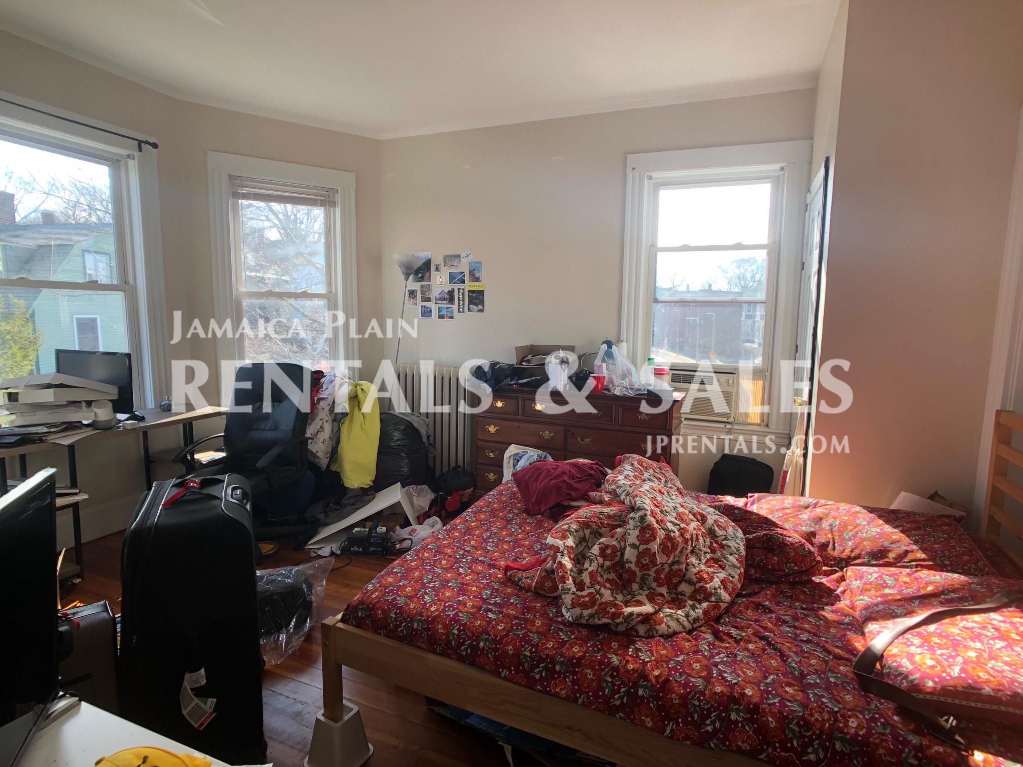 4 bed, 1.5 bath apartment for rent at 25 Forest Hills Unit 3 CO, Jamaica Plain — photo 6 of 7