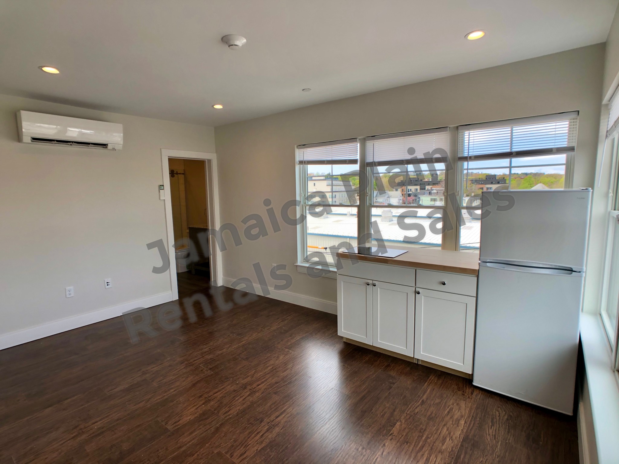 76 Stonley Rd, Jamaica Plain