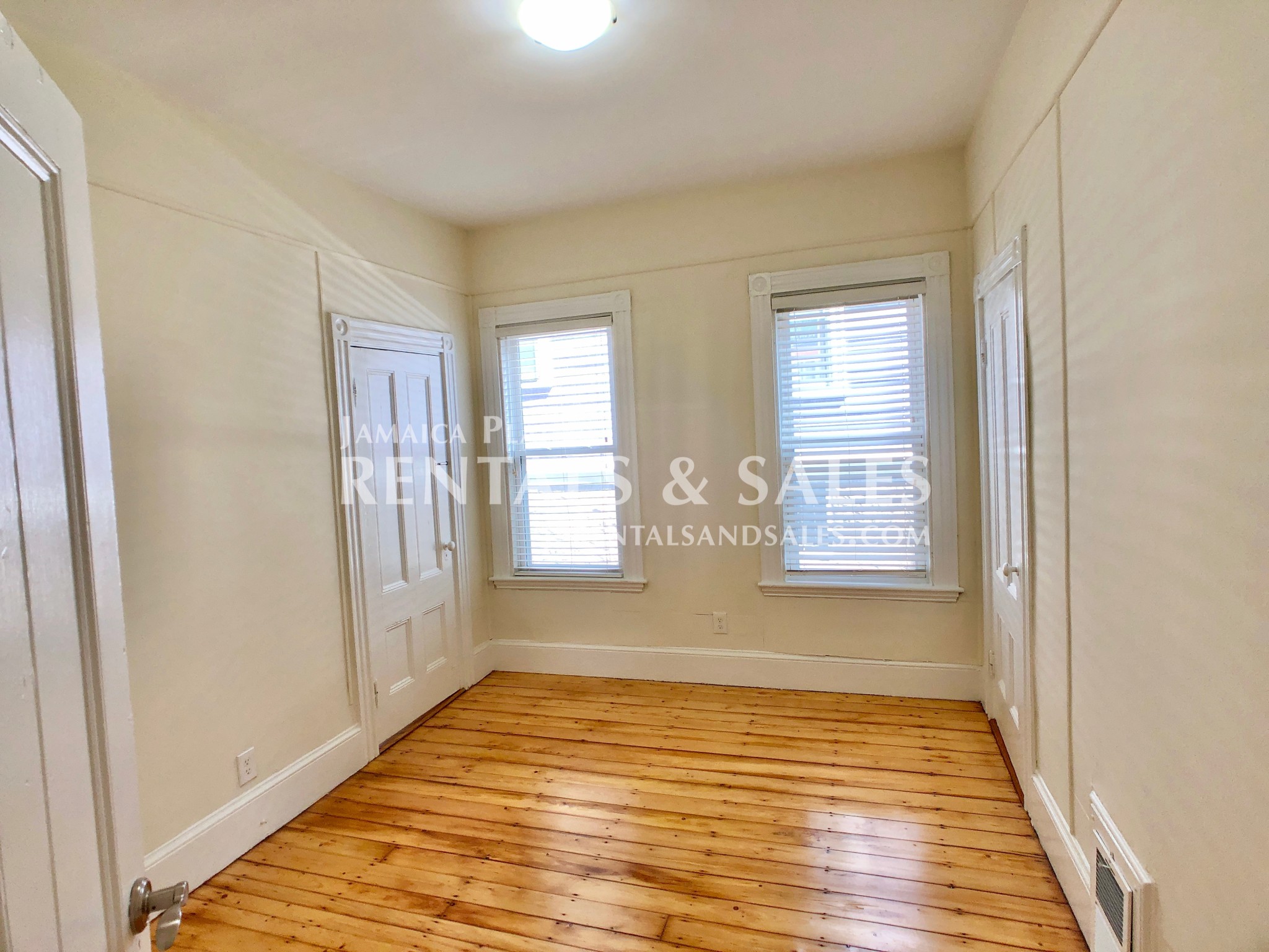 30 Sheridan St, Jamaica Plain