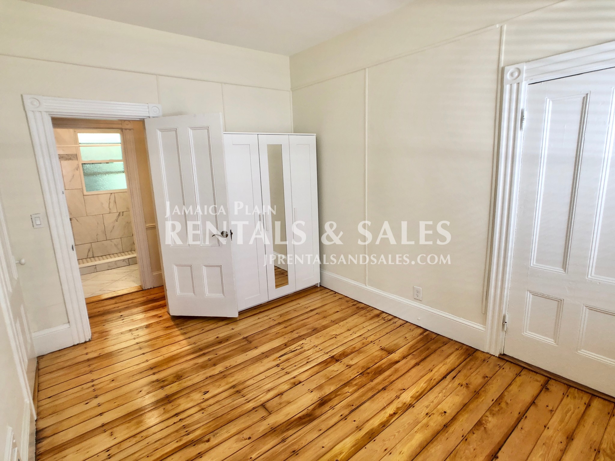 30 Sheridan St, Jamaica Plain