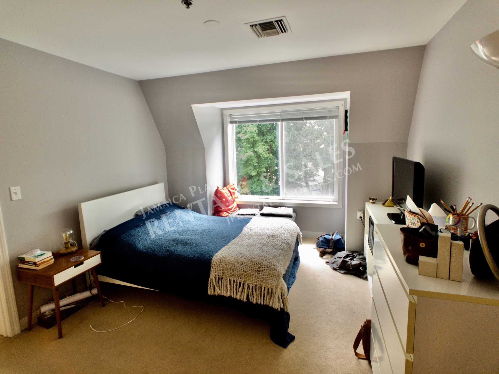 332 Jamaicaway, Jamaica Plain