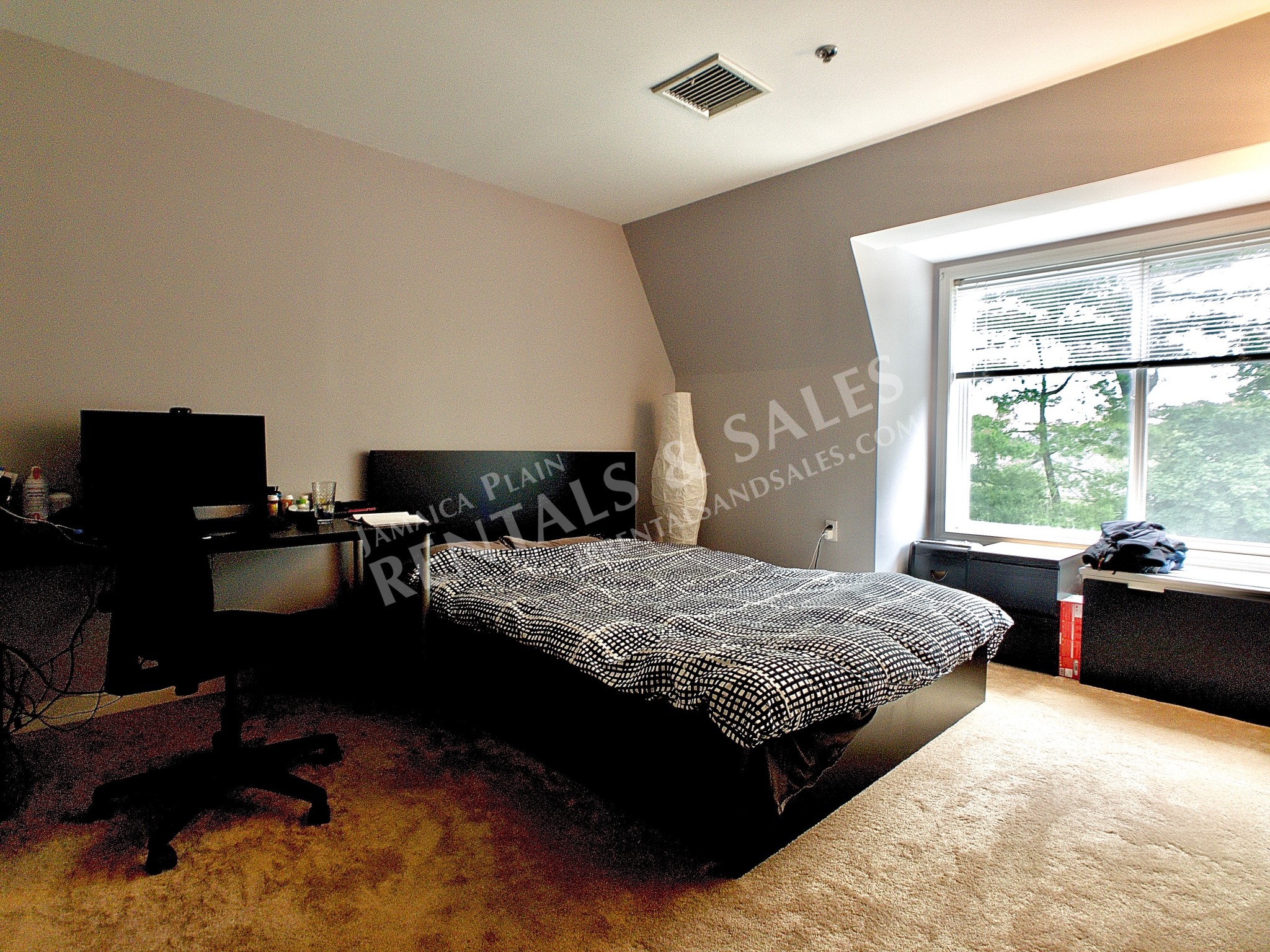 332 Jamaicaway, Jamaica Plain