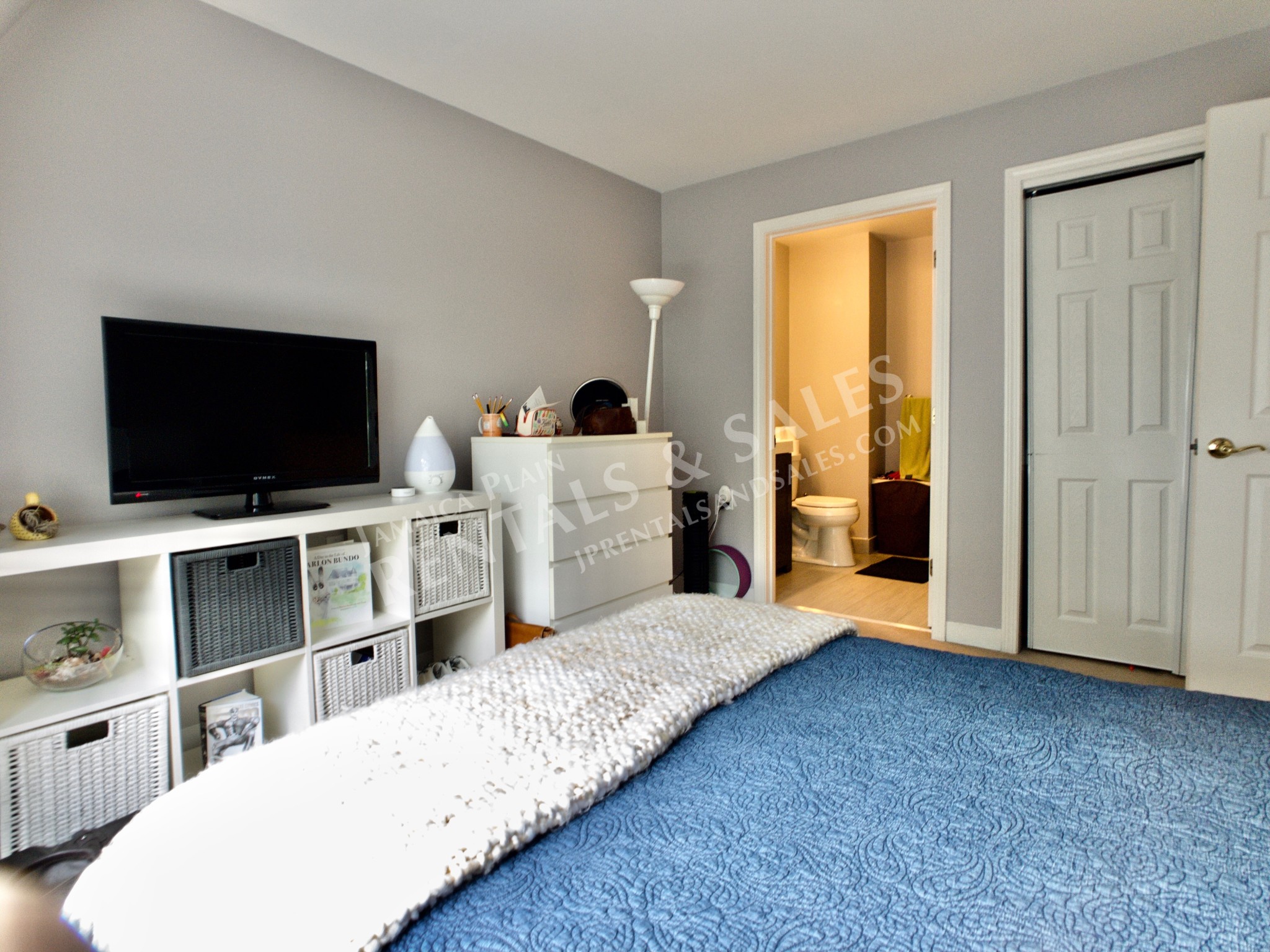 332 Jamaicaway, Jamaica Plain