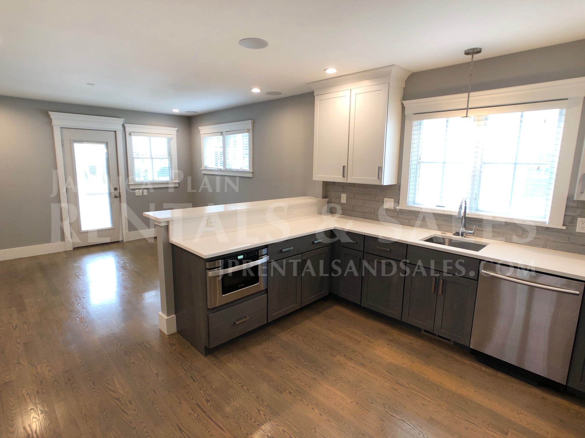 88 Rossmore Rd, Jamaica Plain