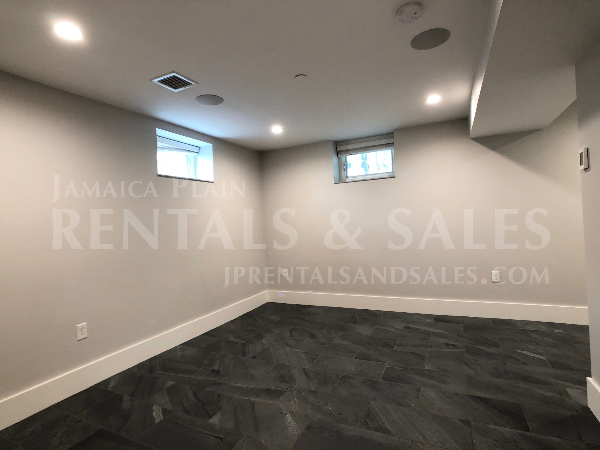 88 Rossmore Rd, Jamaica Plain