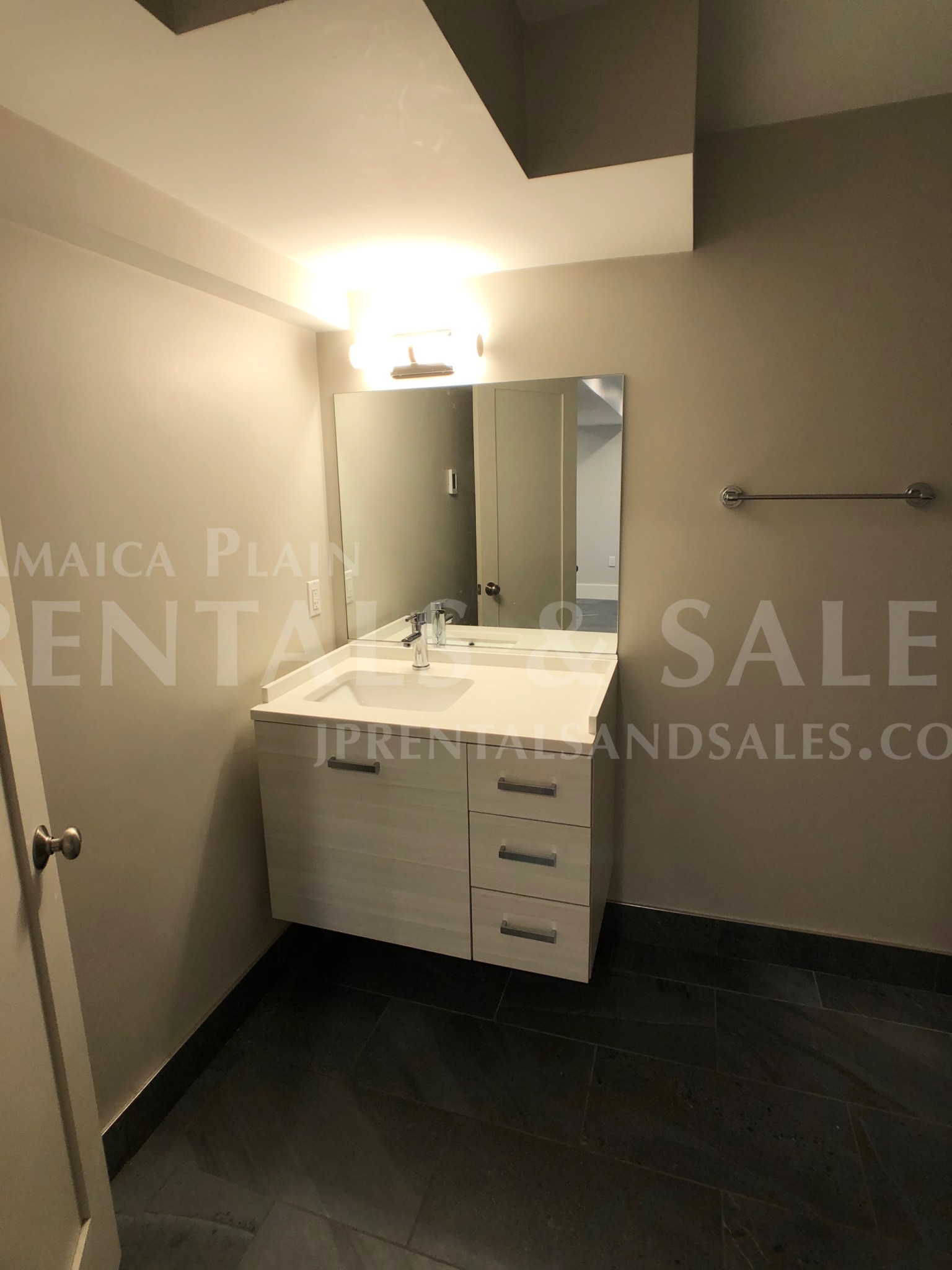 88 Rossmore Rd, Jamaica Plain