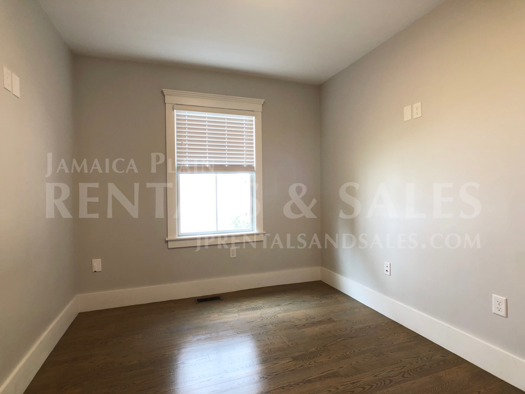 88 Rossmore Rd, Jamaica Plain