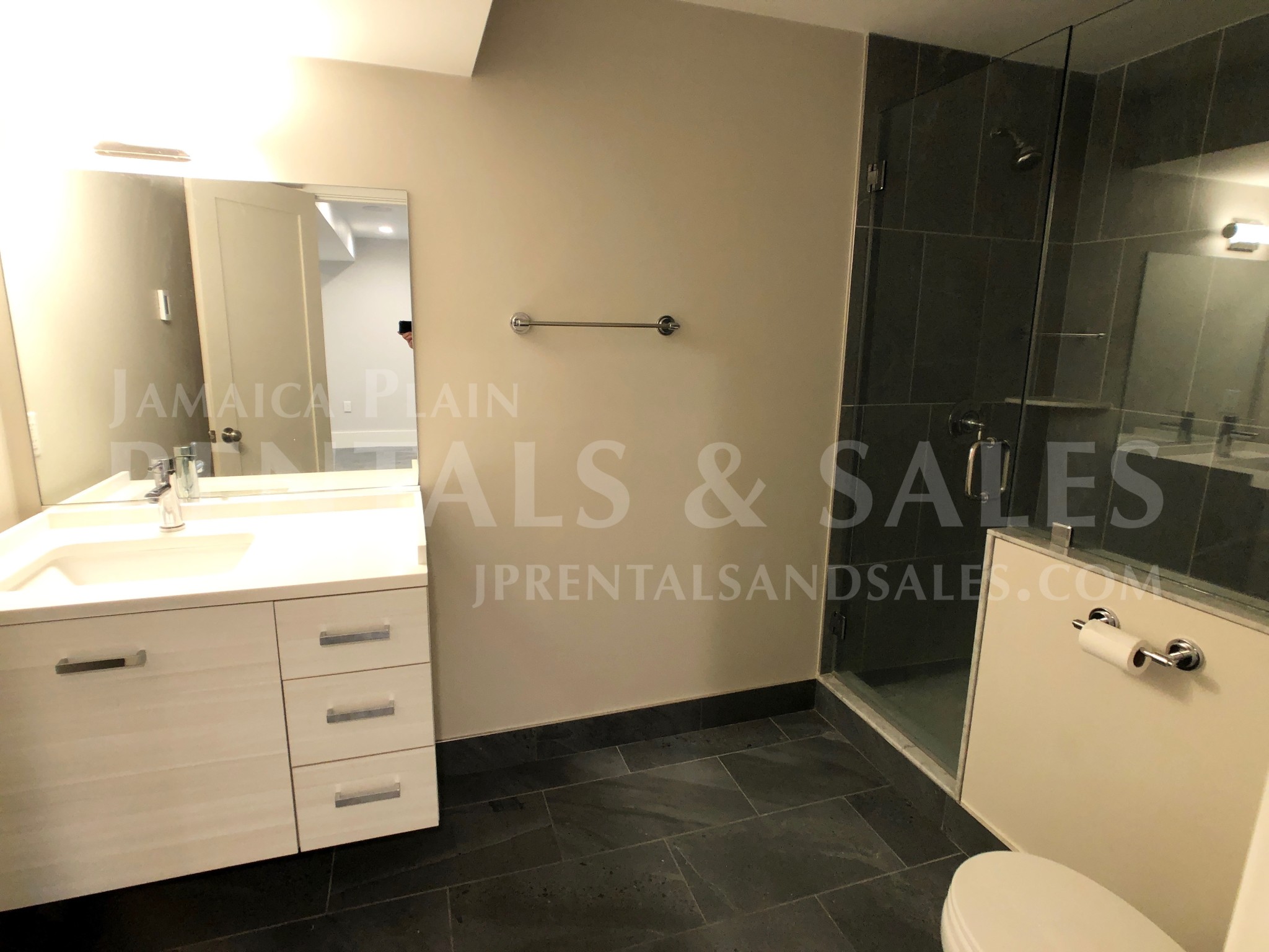 88 Rossmore Rd, Jamaica Plain