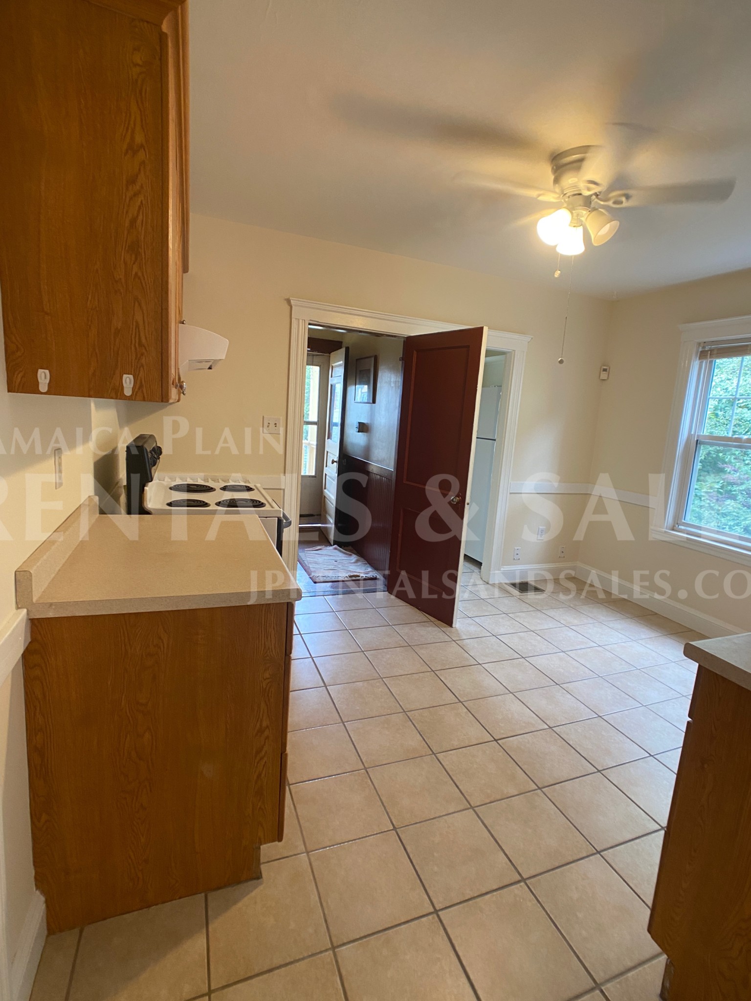 2 bed, 1 bath apartment for rent at 56 Robinwood Ave Unit 2, Jamaica Plain — photo 3 of 19