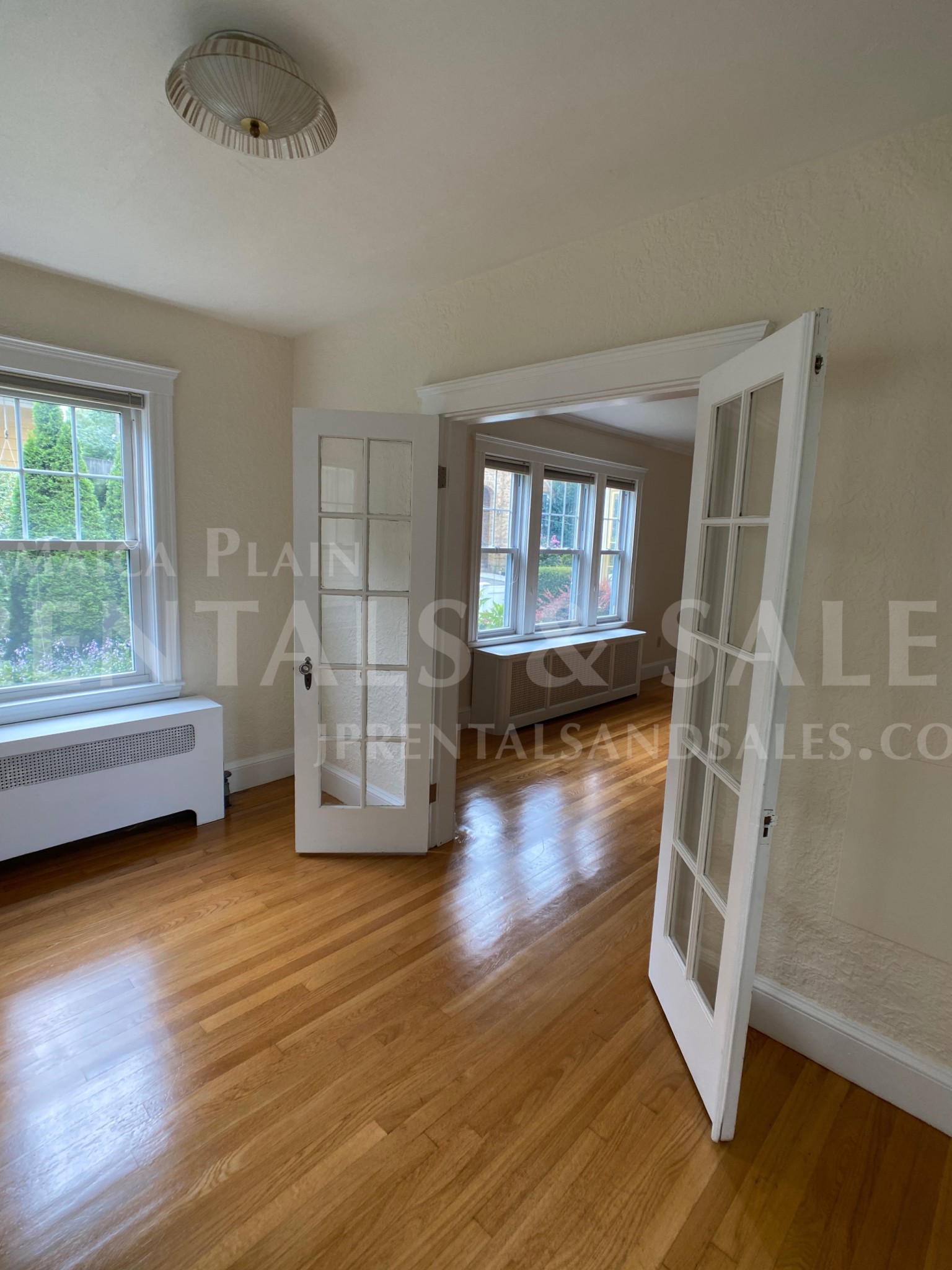 2 bed, 1 bath apartment for rent at 56 Robinwood Ave Unit 2, Jamaica Plain — photo 11 of 19
