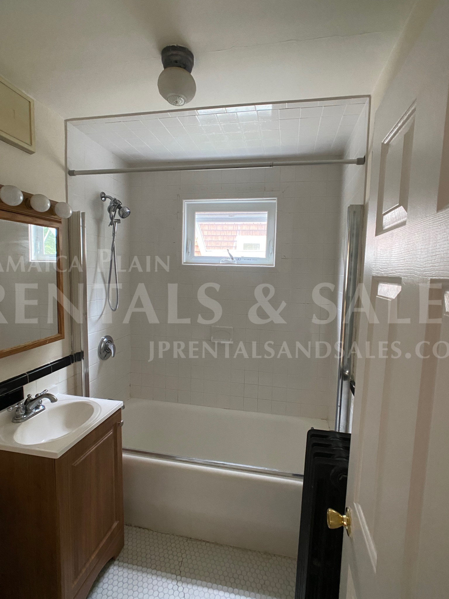 2 bed, 1 bath apartment for rent at 56 Robinwood Ave Unit 2, Jamaica Plain — photo 14 of 19