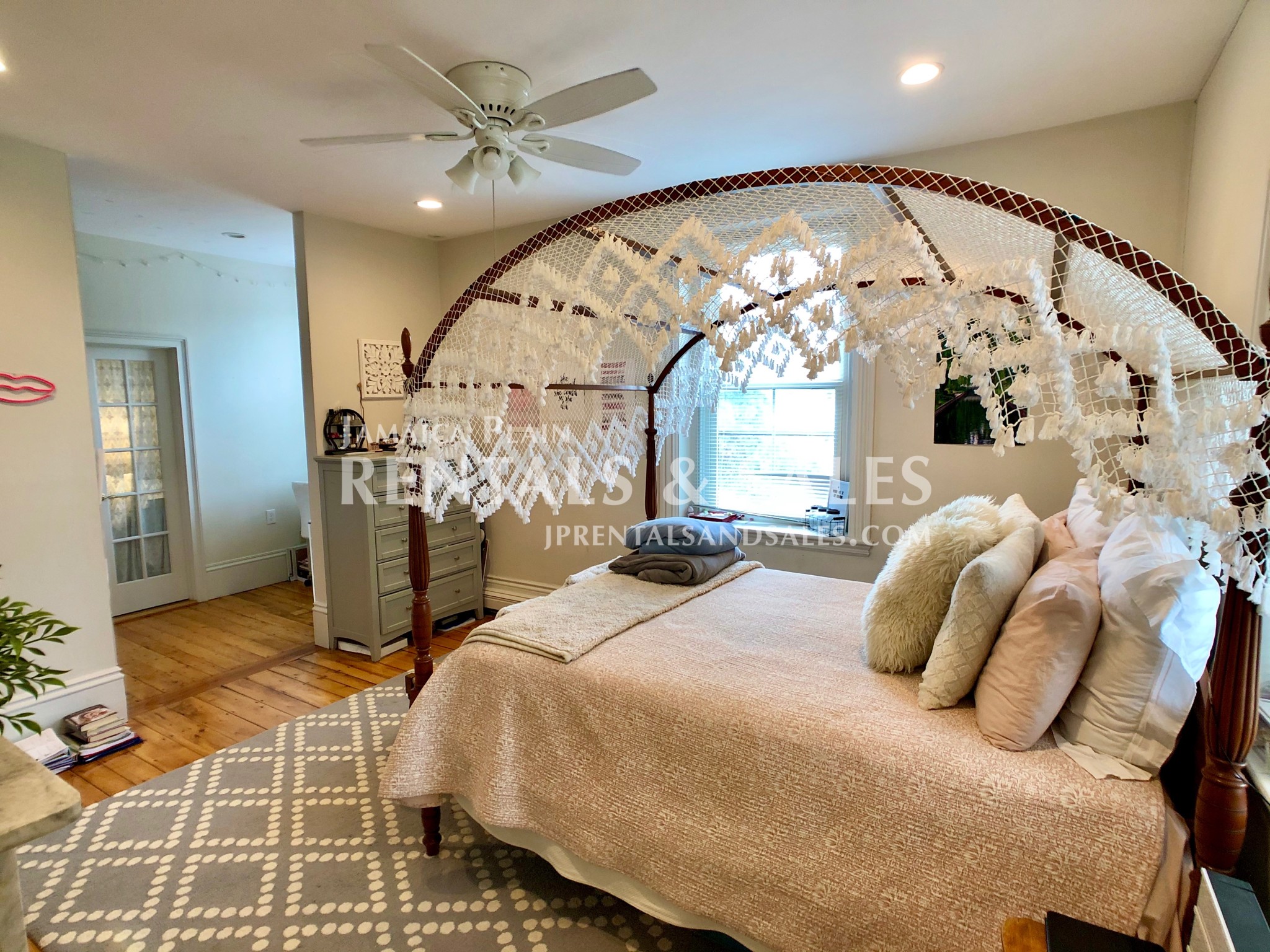 3 bed, 2 bath apartment for rent at 61 Pond St Unit 2, Jamaica Plain — photo 18 of 27