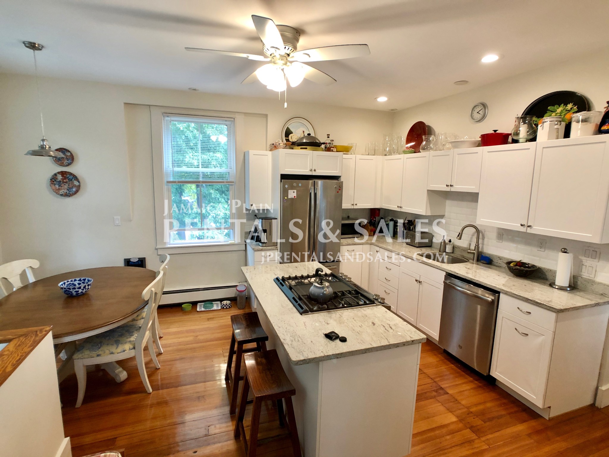 3 bed, 2 bath apartment for rent at 61 Pond St Unit 2, Jamaica Plain — photo 4 of 27