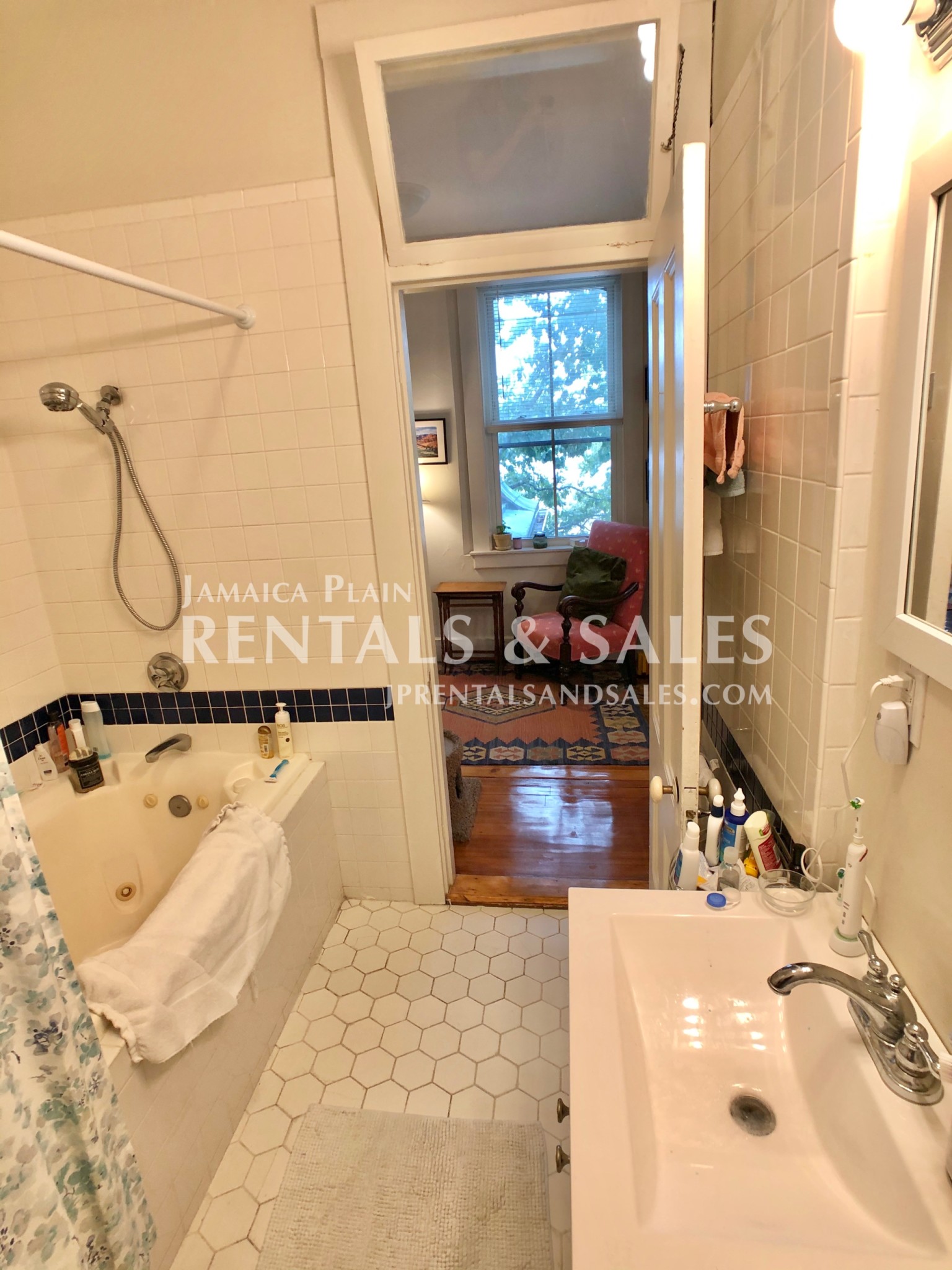 3 bed, 2 bath apartment for rent at 61 Pond St Unit 2, Jamaica Plain — photo 22 of 27