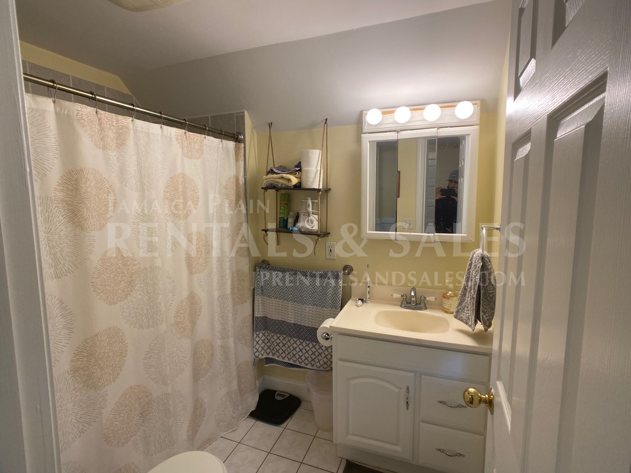 1 bed, 1 bath apartment for rent at 8 Mendelssohn St Unit 3, Roslindale — photo 12 of 14