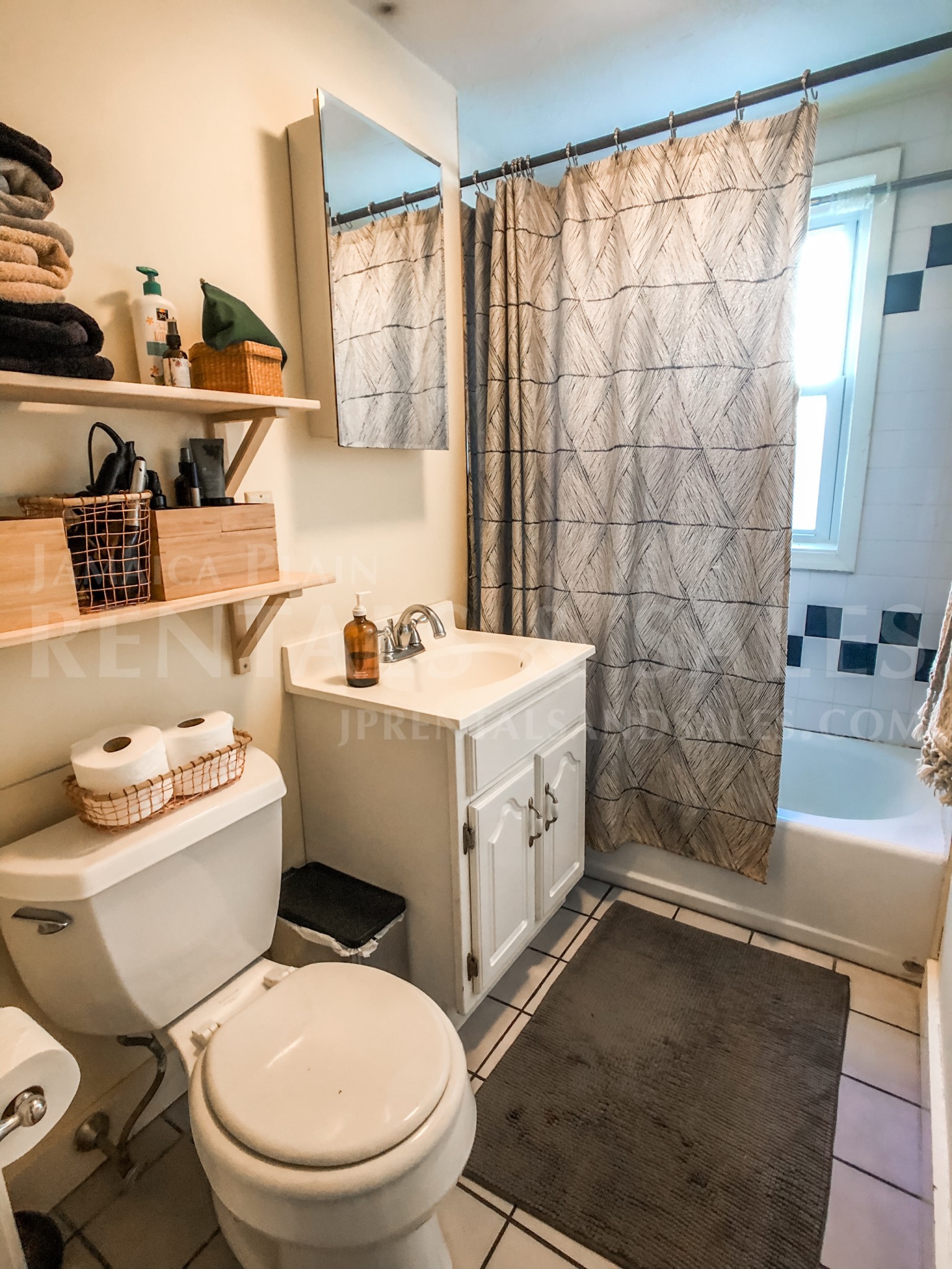 1 bed, 1 bath apartment for rent at 4440 Washington Unit 3L, Roslindale — photo 9 of 11
