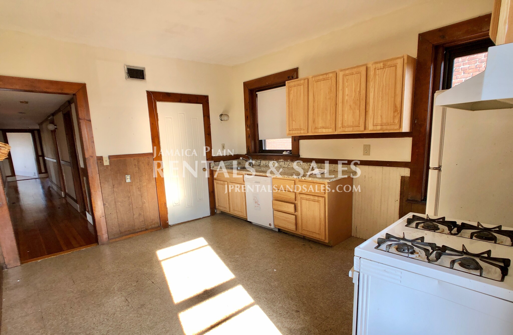 5 bed, 1 bath apartment for rent at 3 Glen Rd Unit 3 BR, Jamaica Plain