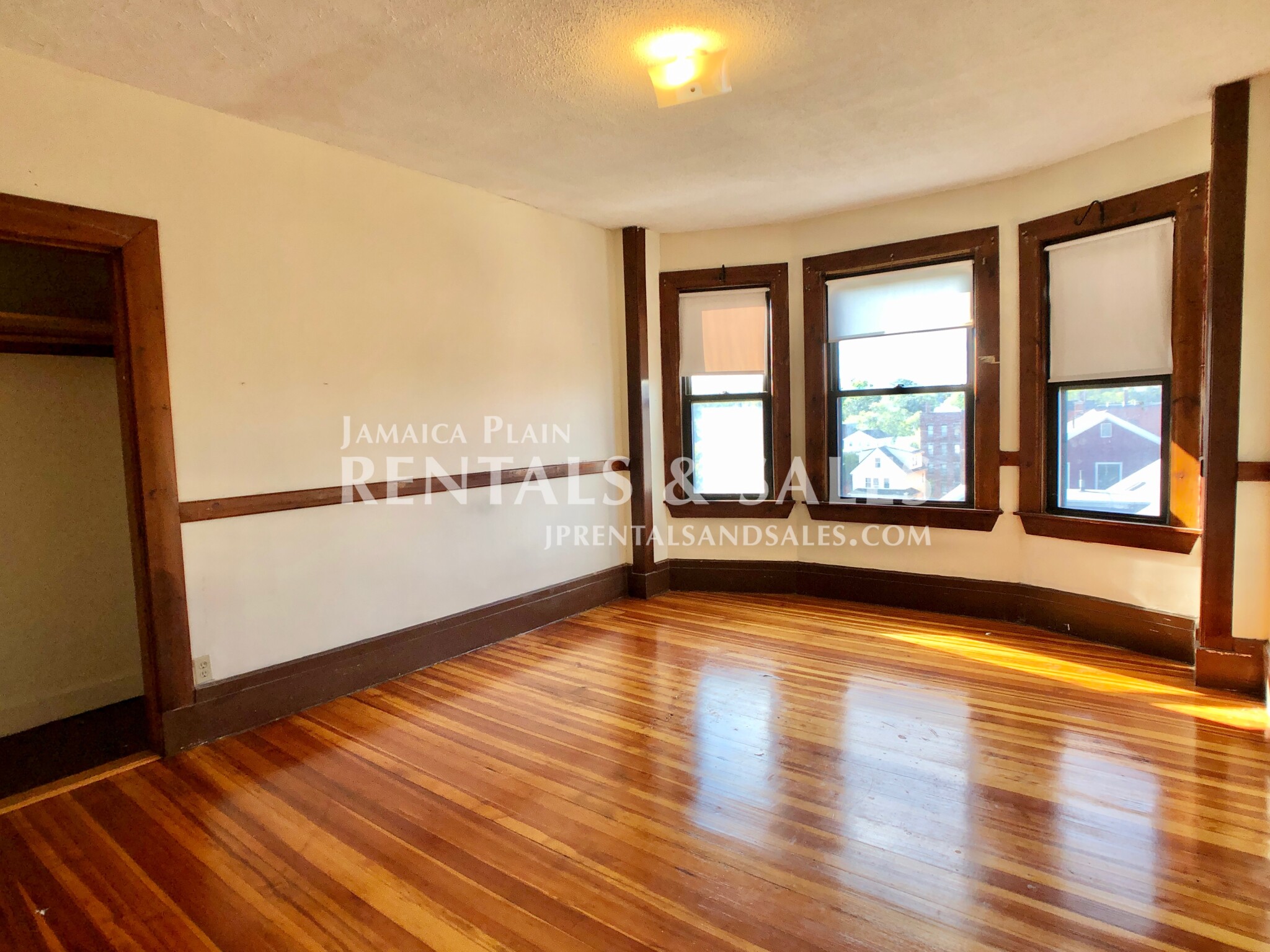 5 bed, 1 bath apartment for rent at 3 Glen Rd Unit 3 BR, Jamaica Plain — photo 5 of 11