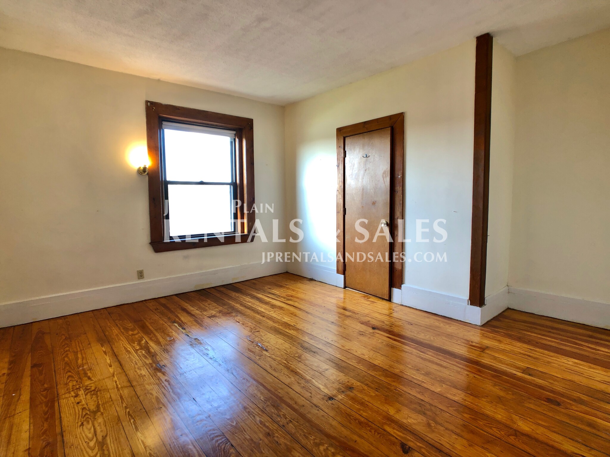 5 bed, 1 bath apartment for rent at 3 Glen Rd Unit 3 BR, Jamaica Plain — photo 6 of 11