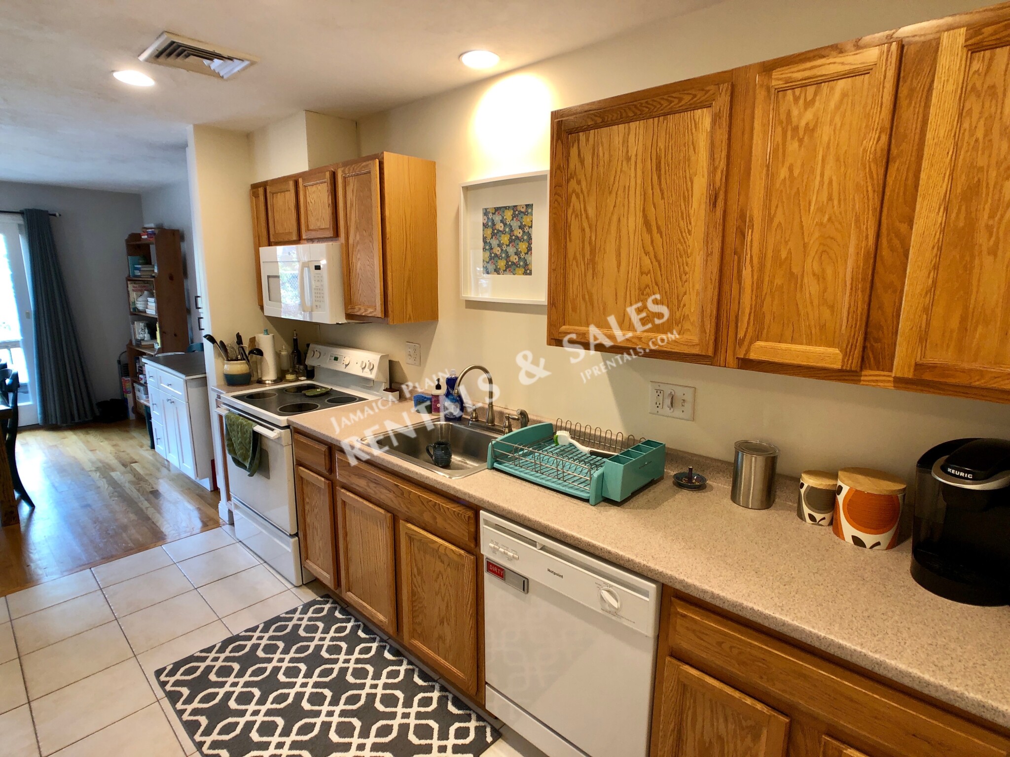 27 Clive St, Jamaica Plain