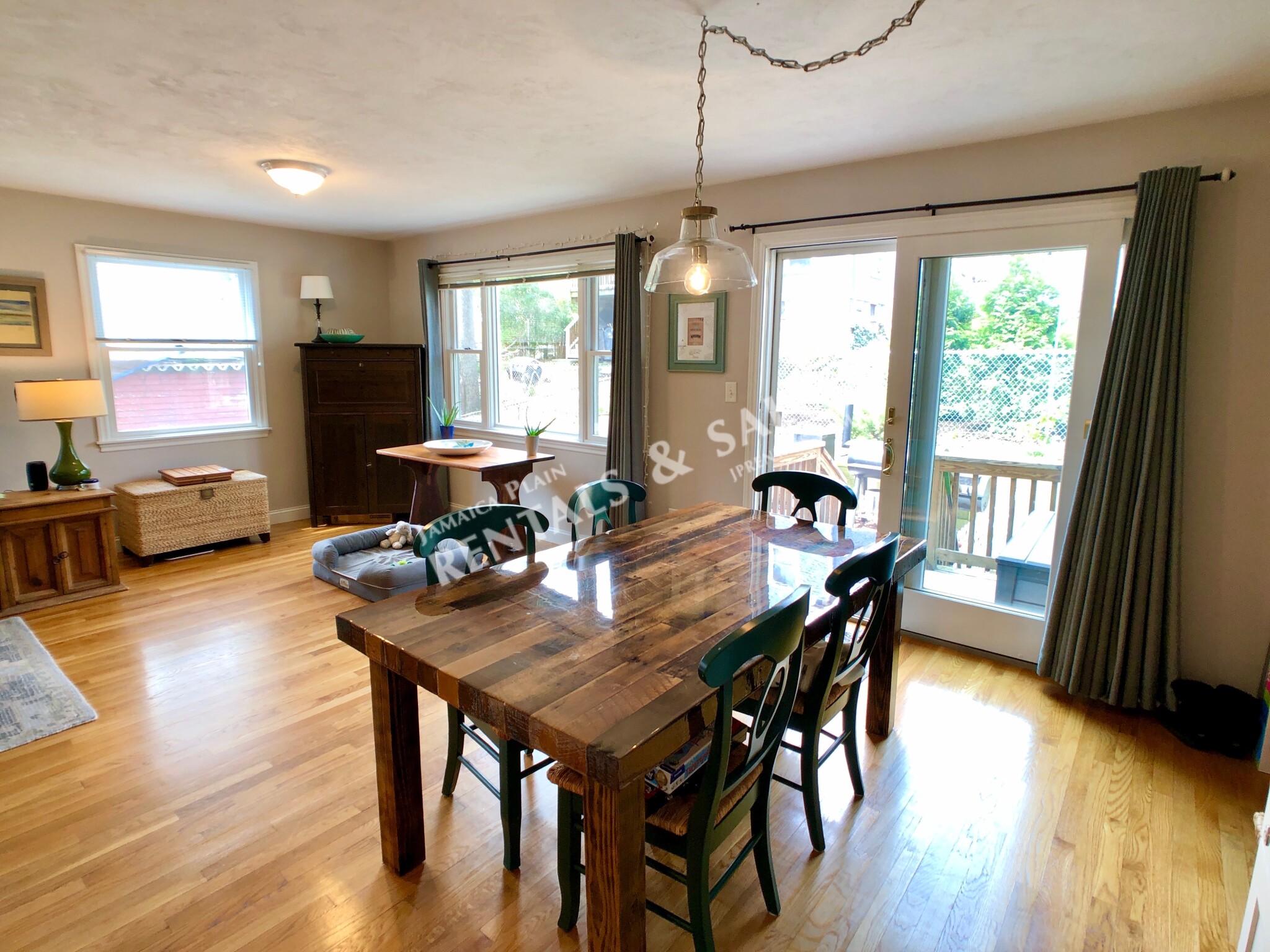 27 Clive St, Jamaica Plain