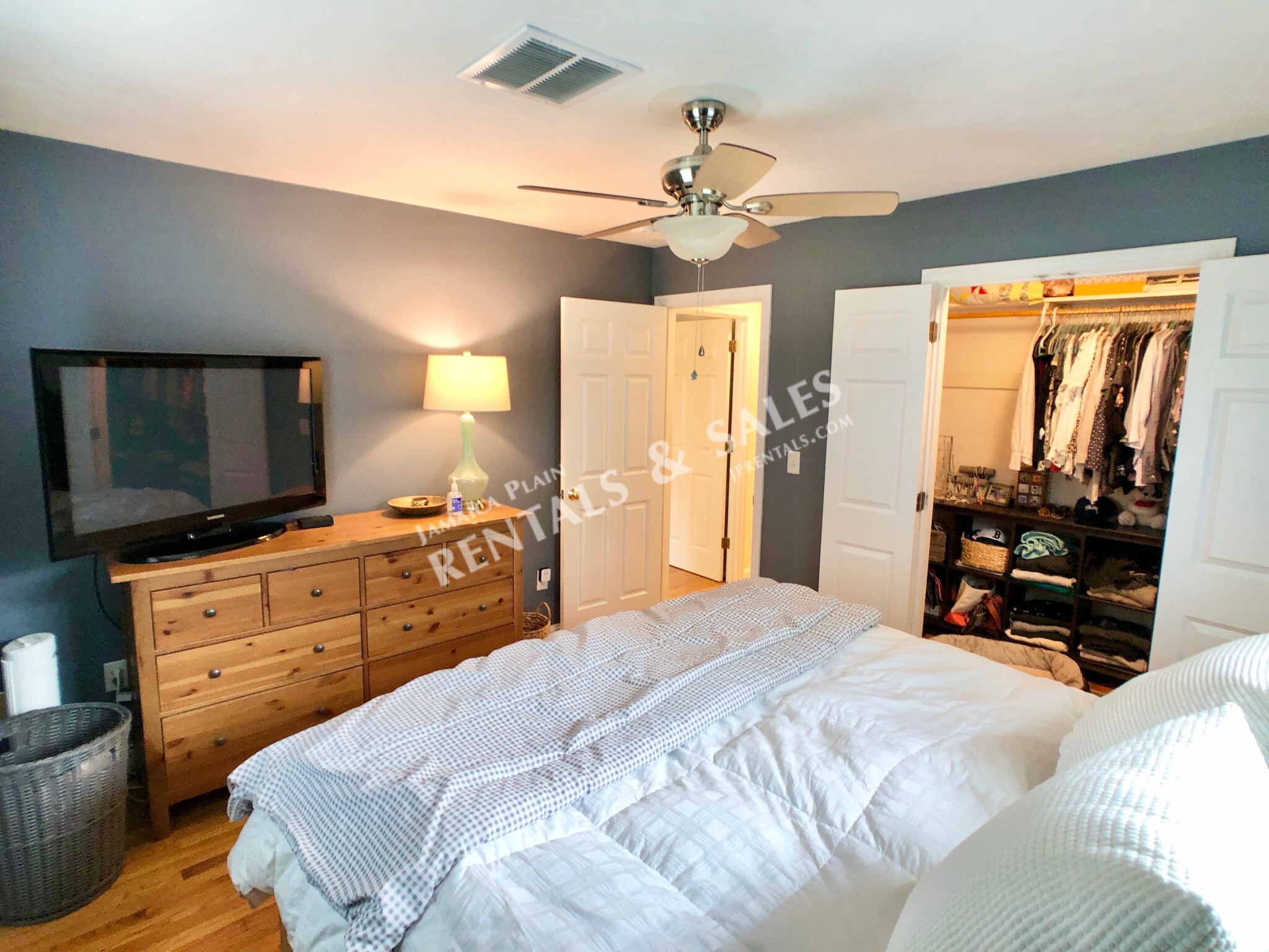 27 Clive St, Jamaica Plain