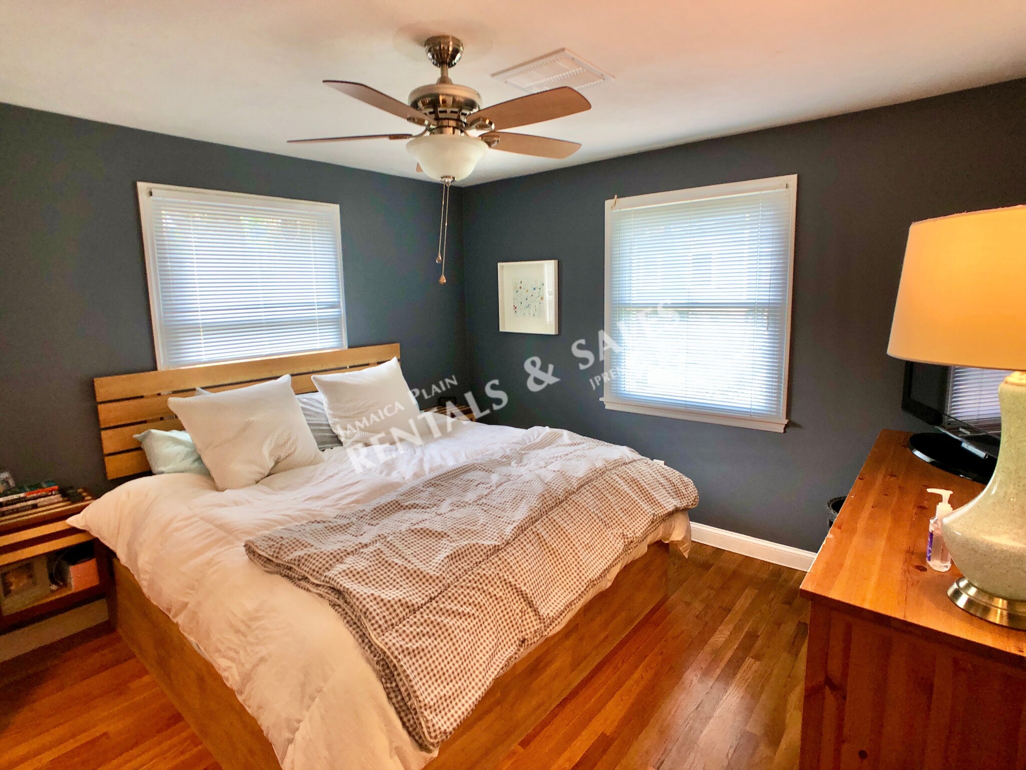 27 Clive St, Jamaica Plain