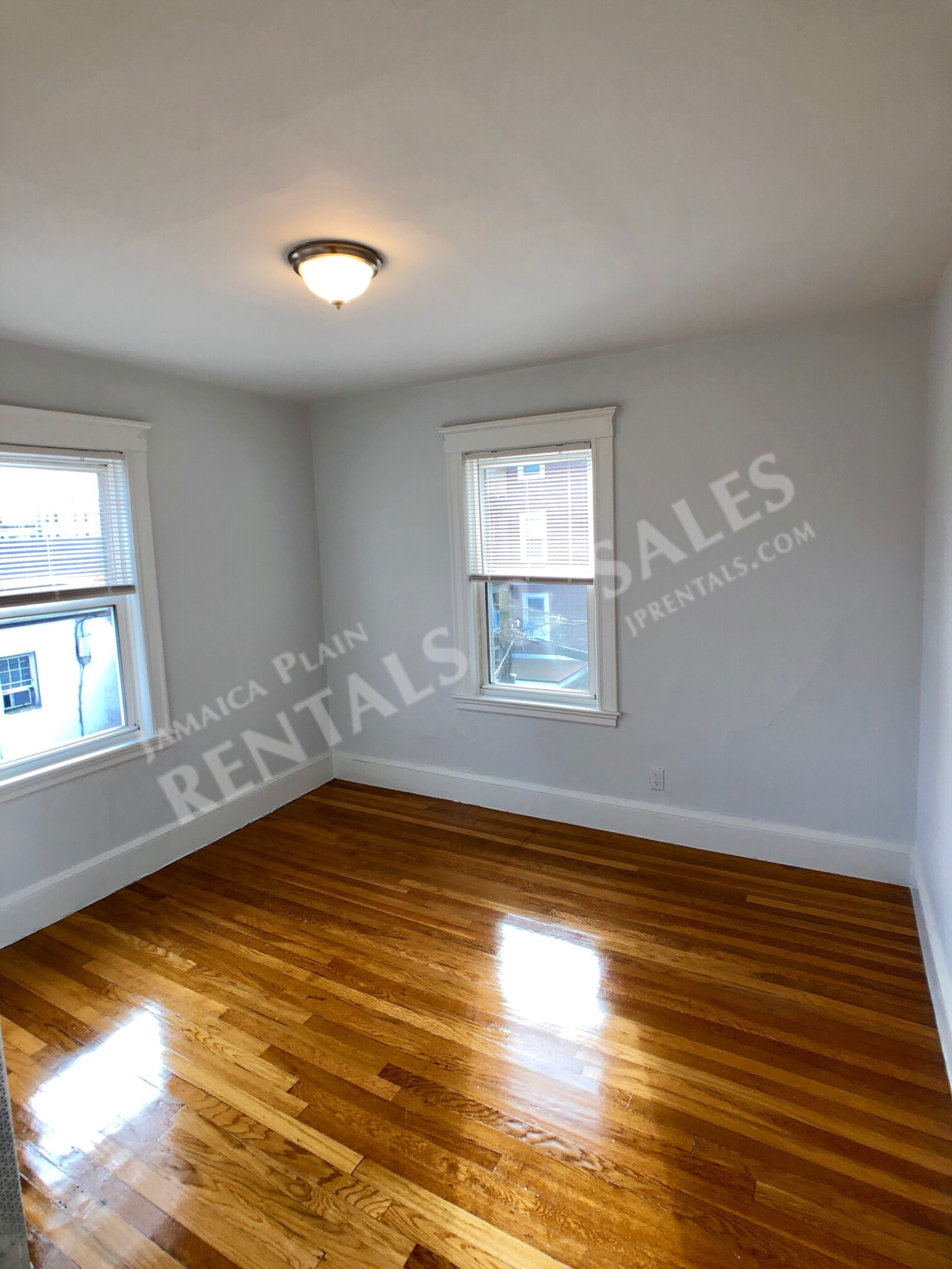 6 Lesher St, Jamaica Plain