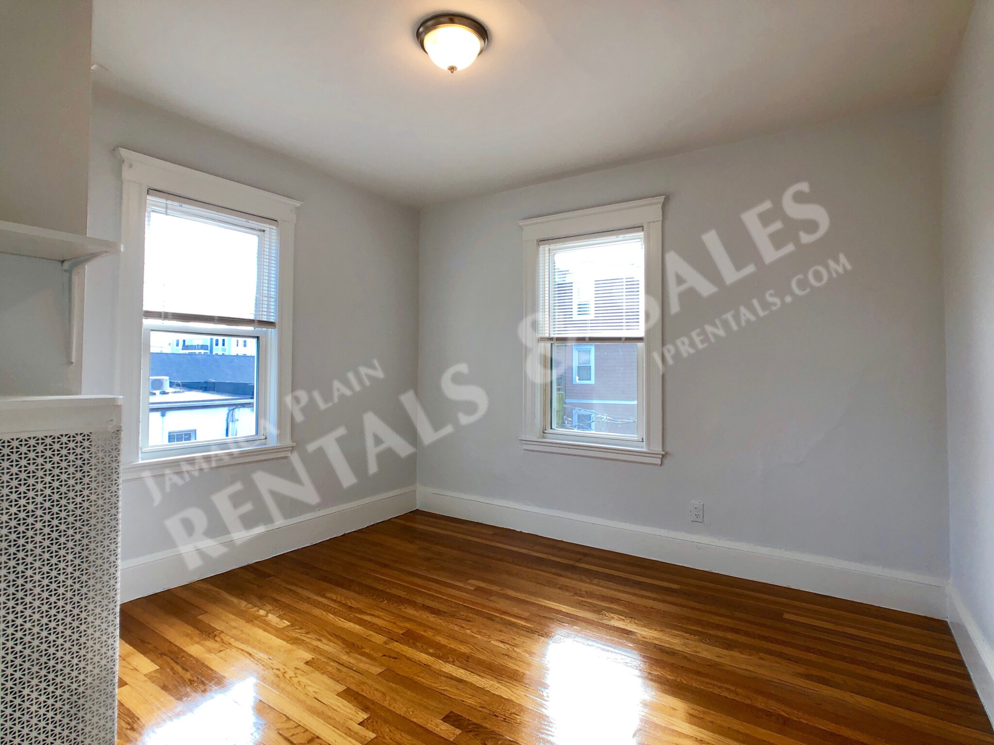 6 Lesher St, Jamaica Plain