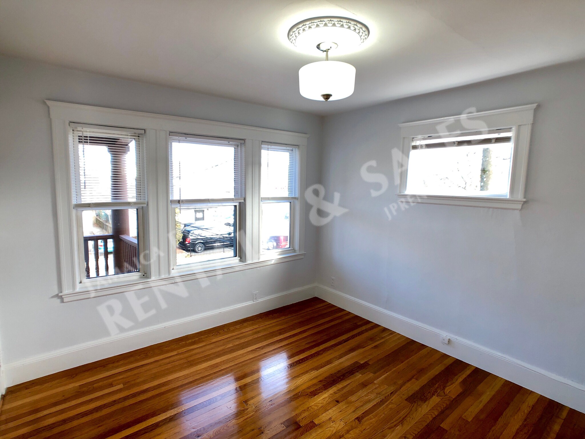 6 Lesher St, Jamaica Plain