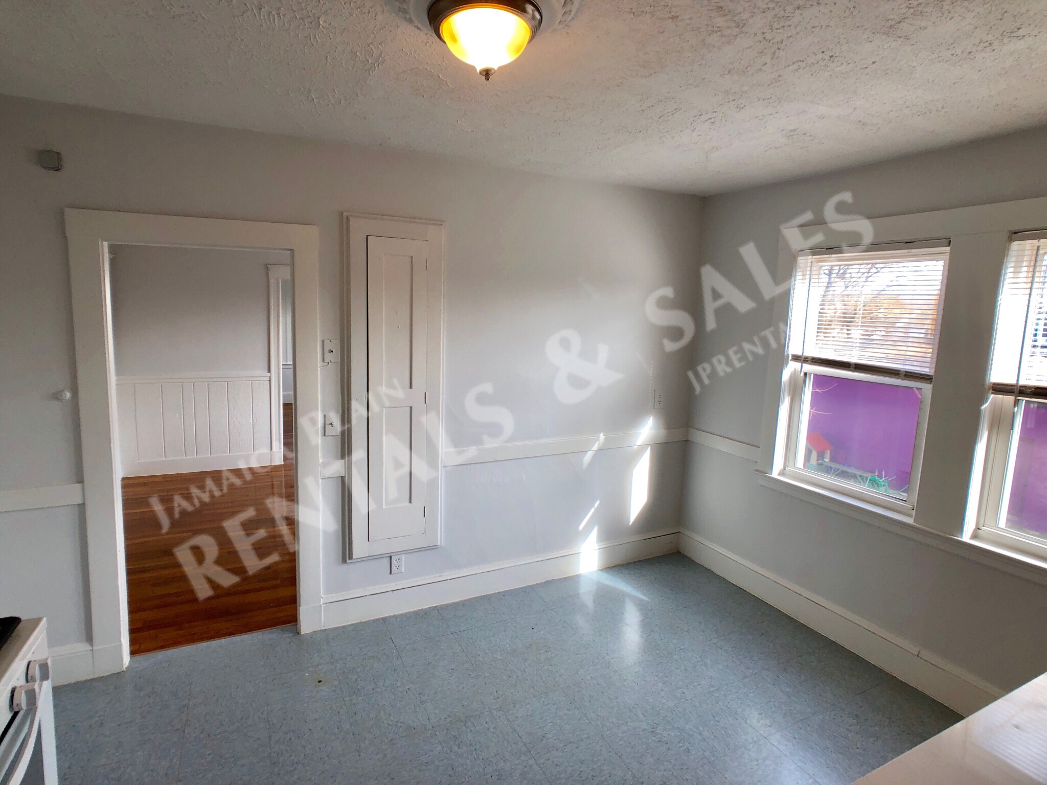 6 Lesher St, Jamaica Plain