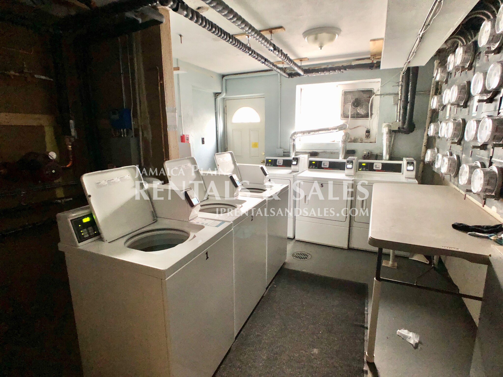 2 bed, 1 bath apartment for rent at 18 Pond St Unit 1, Jamaica Plain — photo 13 of 13