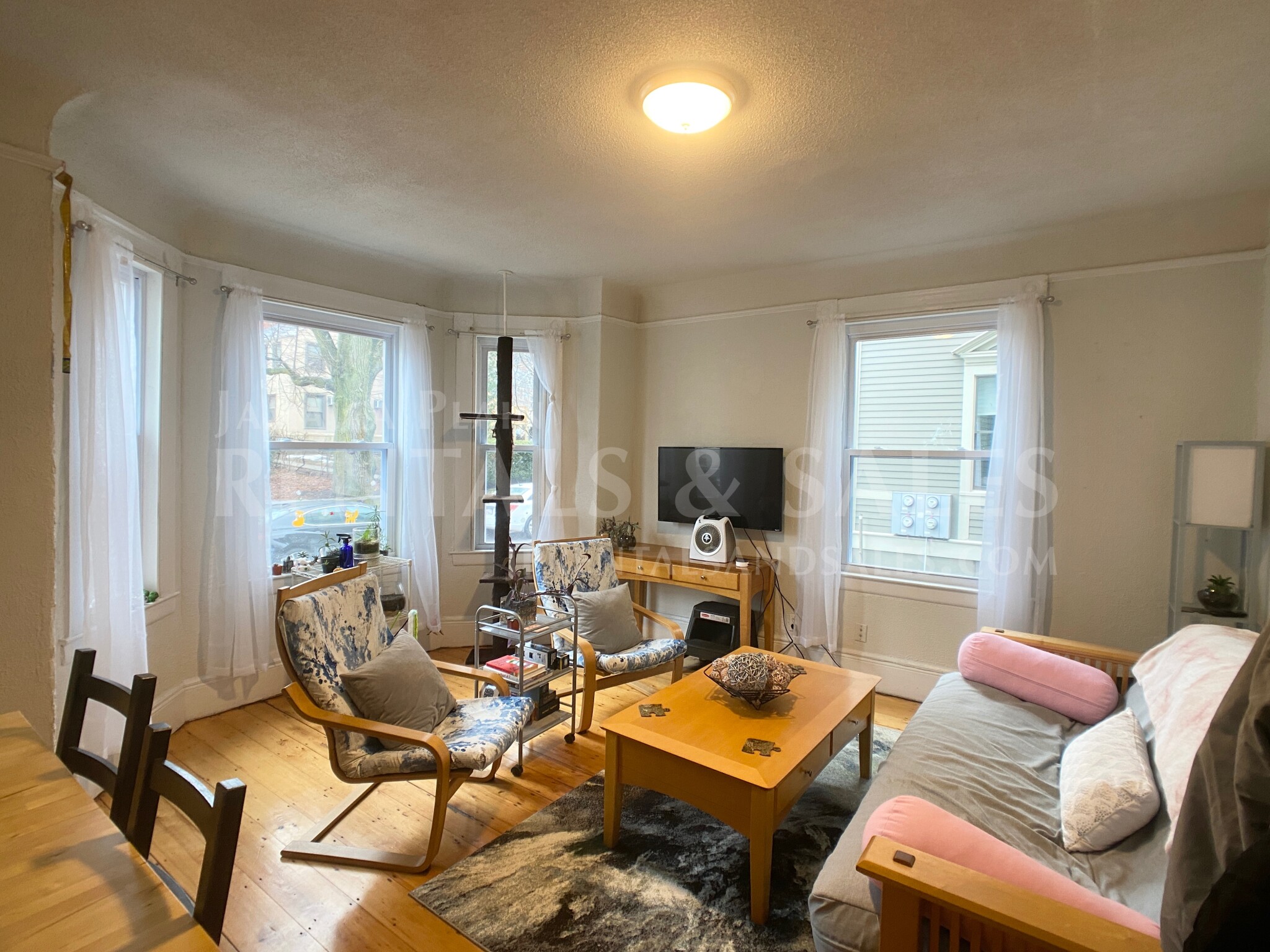 3 bed, 1 bath apartment for rent at 48 Green St Unit 1, Jamaica Plain — photo 6 of 18