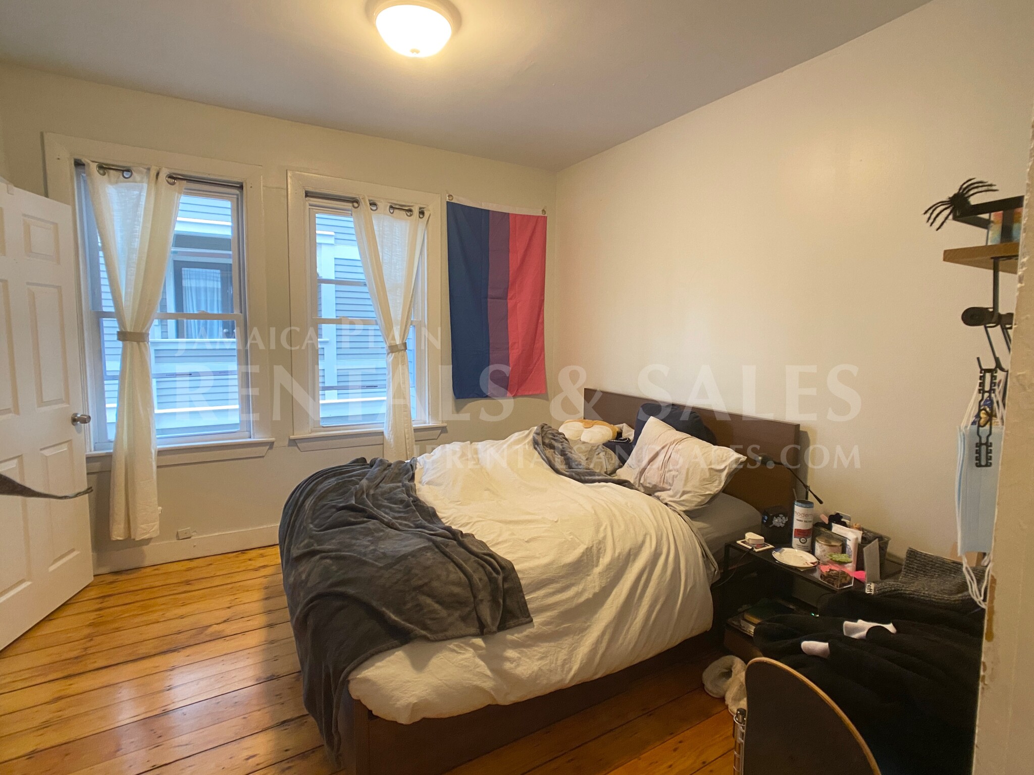 3 bed, 1 bath apartment for rent at 48 Green St Unit 1, Jamaica Plain — photo 10 of 18