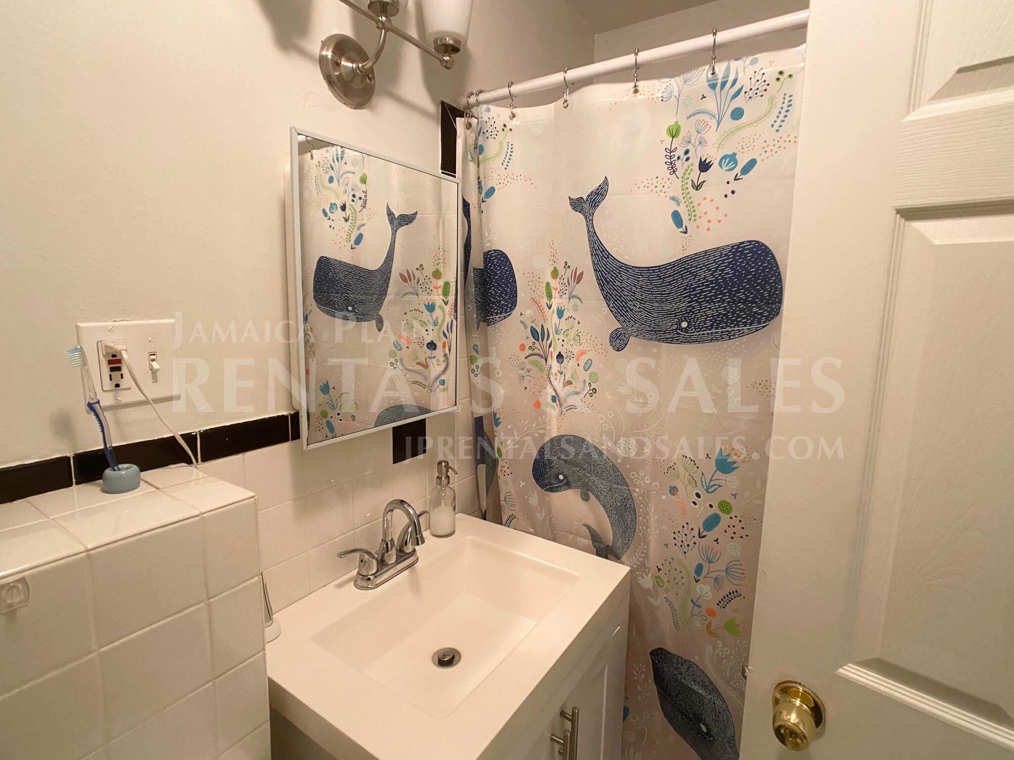 3 bed, 1 bath apartment for rent at 48 Green St Unit 1, Jamaica Plain — photo 14 of 18